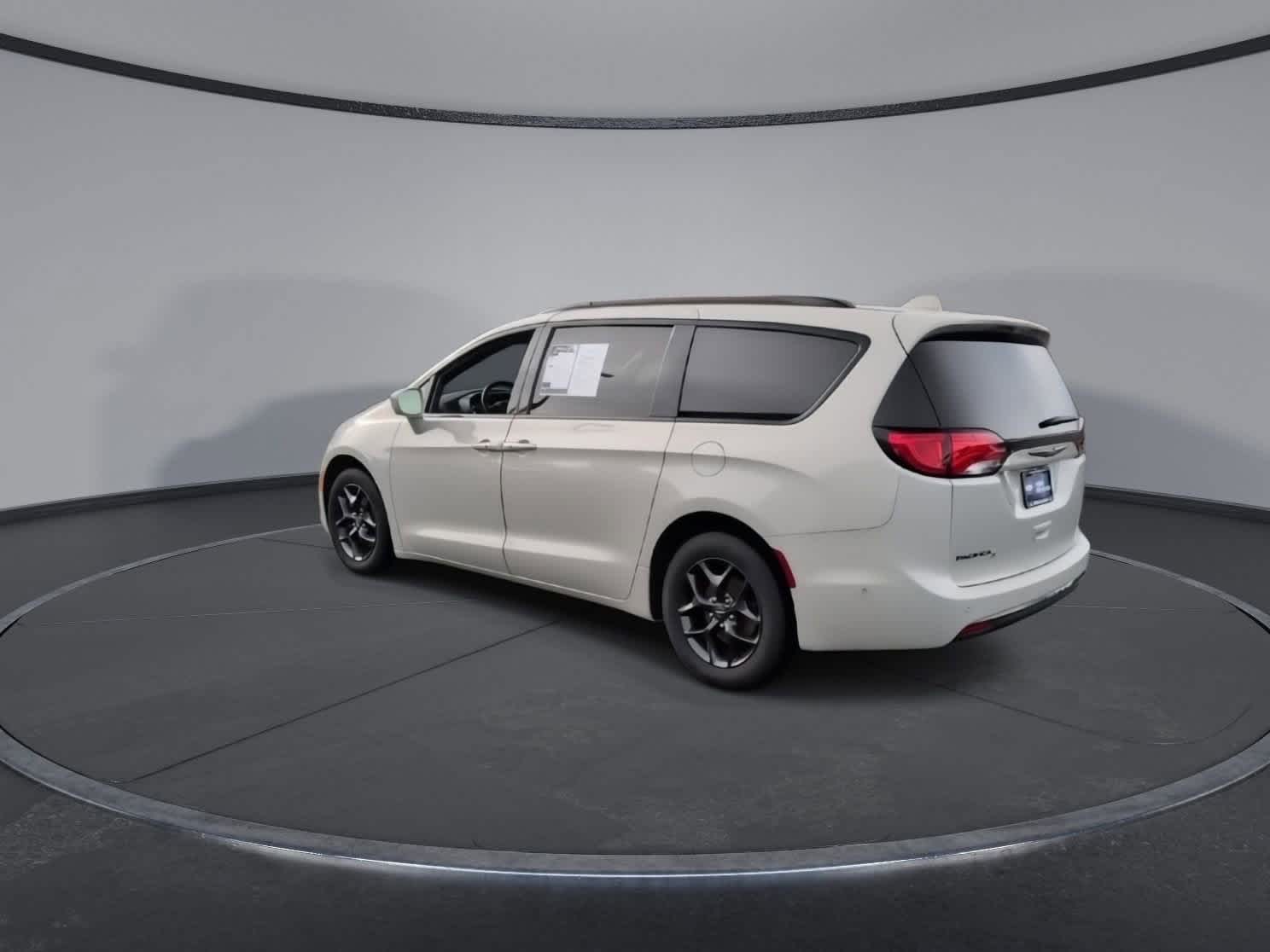 Thumbnail: 2020 Chrysler Pacifica - 6