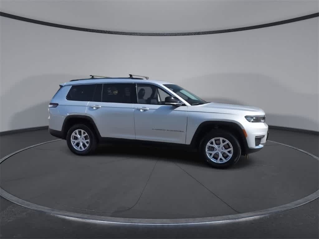 Thumbnail: 2022 Jeep Grand Cherokee - 9