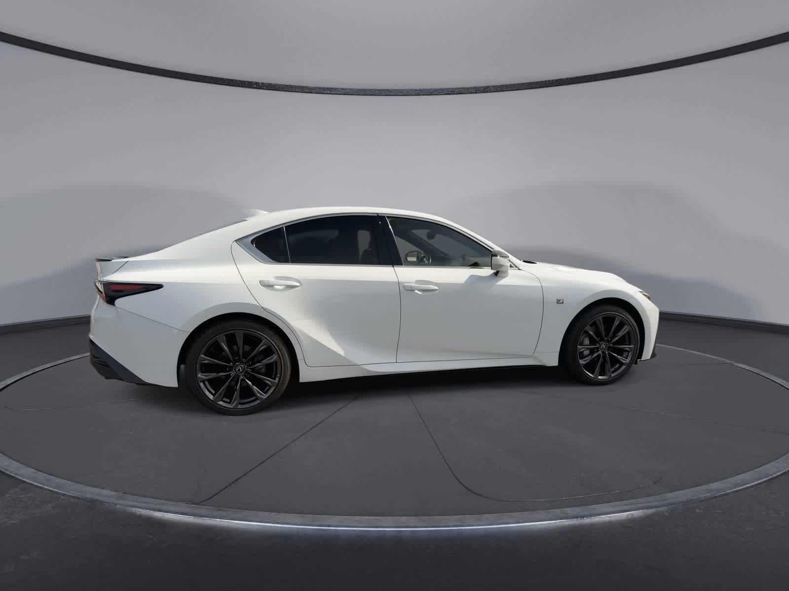 Thumbnail: 2022 Lexus IS - 9