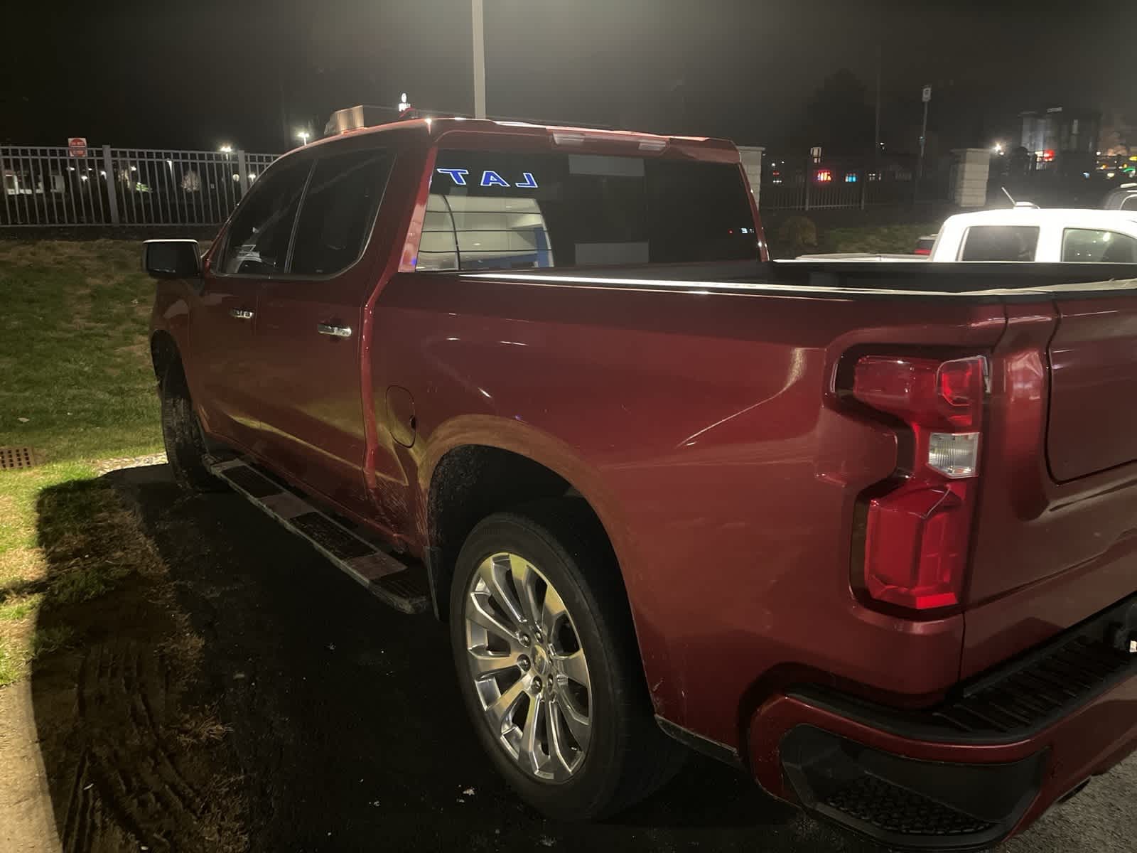 Thumbnail: 2022 Chevrolet Silverado 1500 - 6