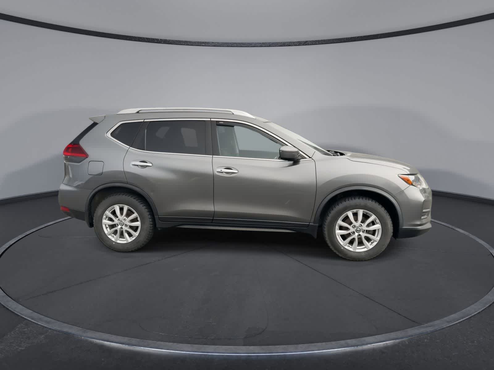 Thumbnail: 2020 Nissan Rogue - 9