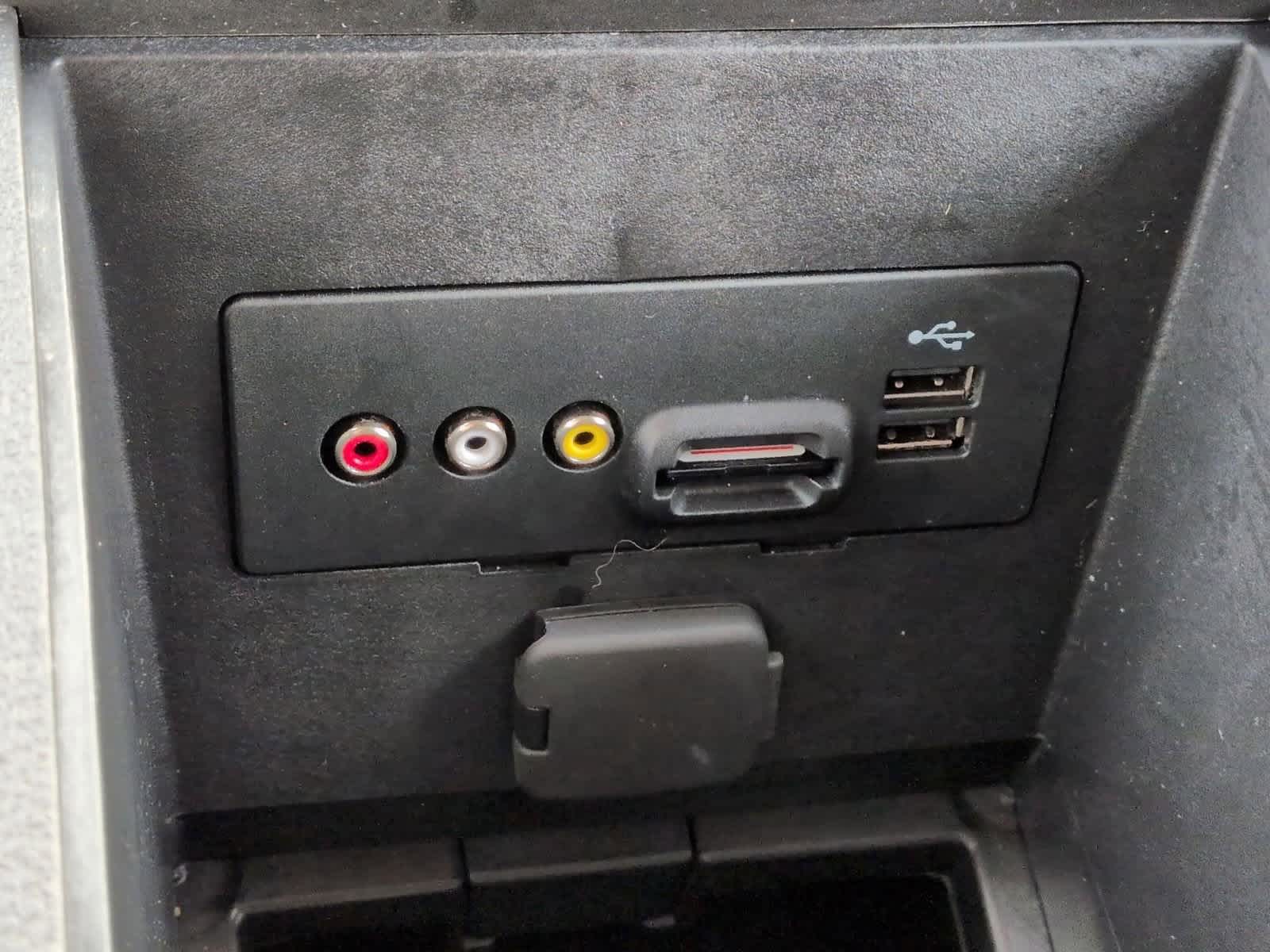 Thumbnail: 2013 Ford Edge - 33