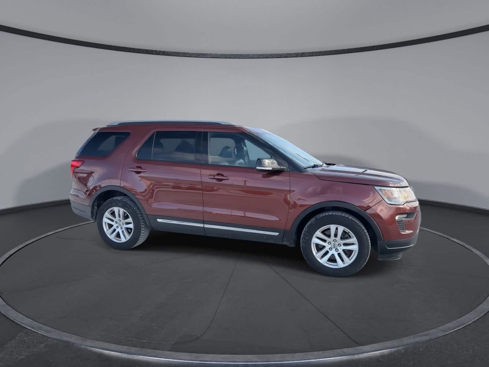 Thumbnail: 2018 Ford Explorer - 9