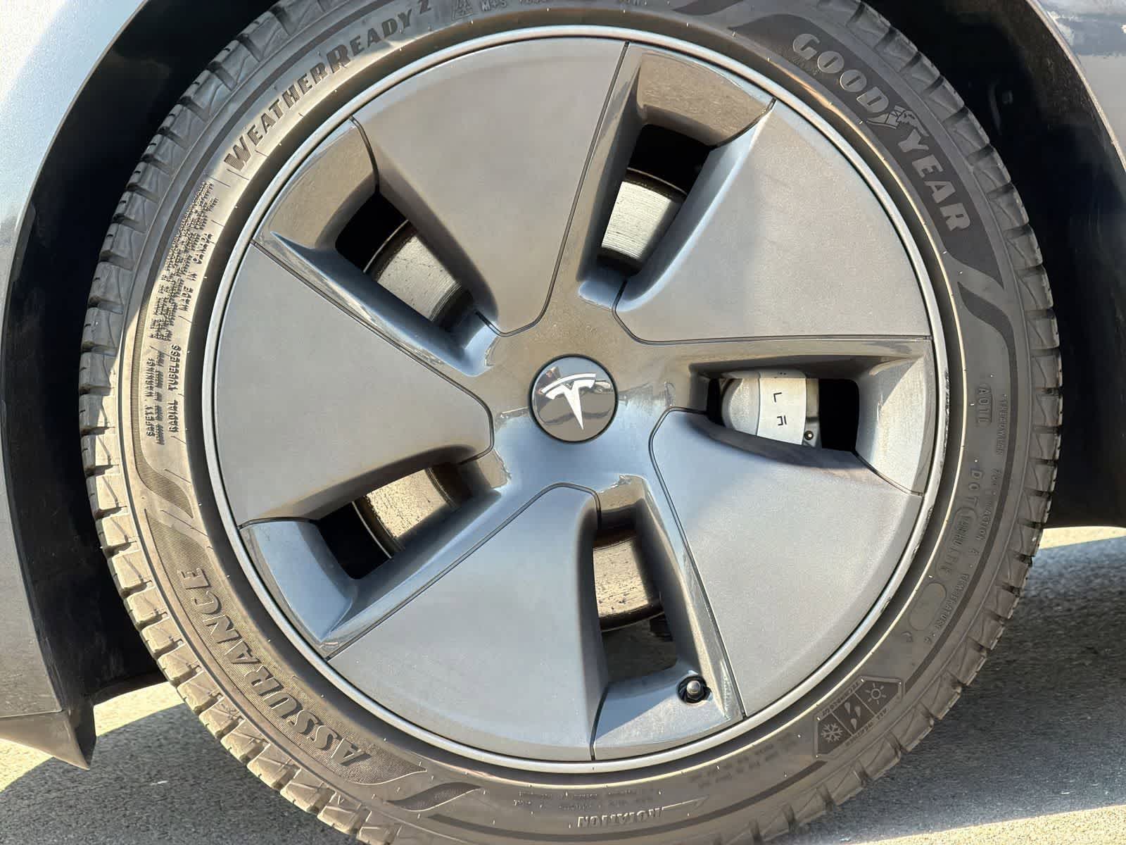 Thumbnail: 2022 Tesla Model 3 - 14