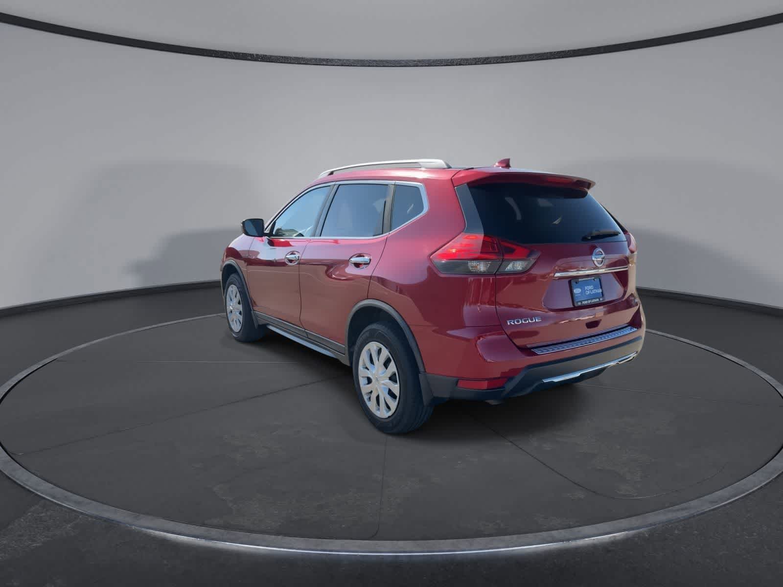 Thumbnail: 2017 Nissan Rogue - 6