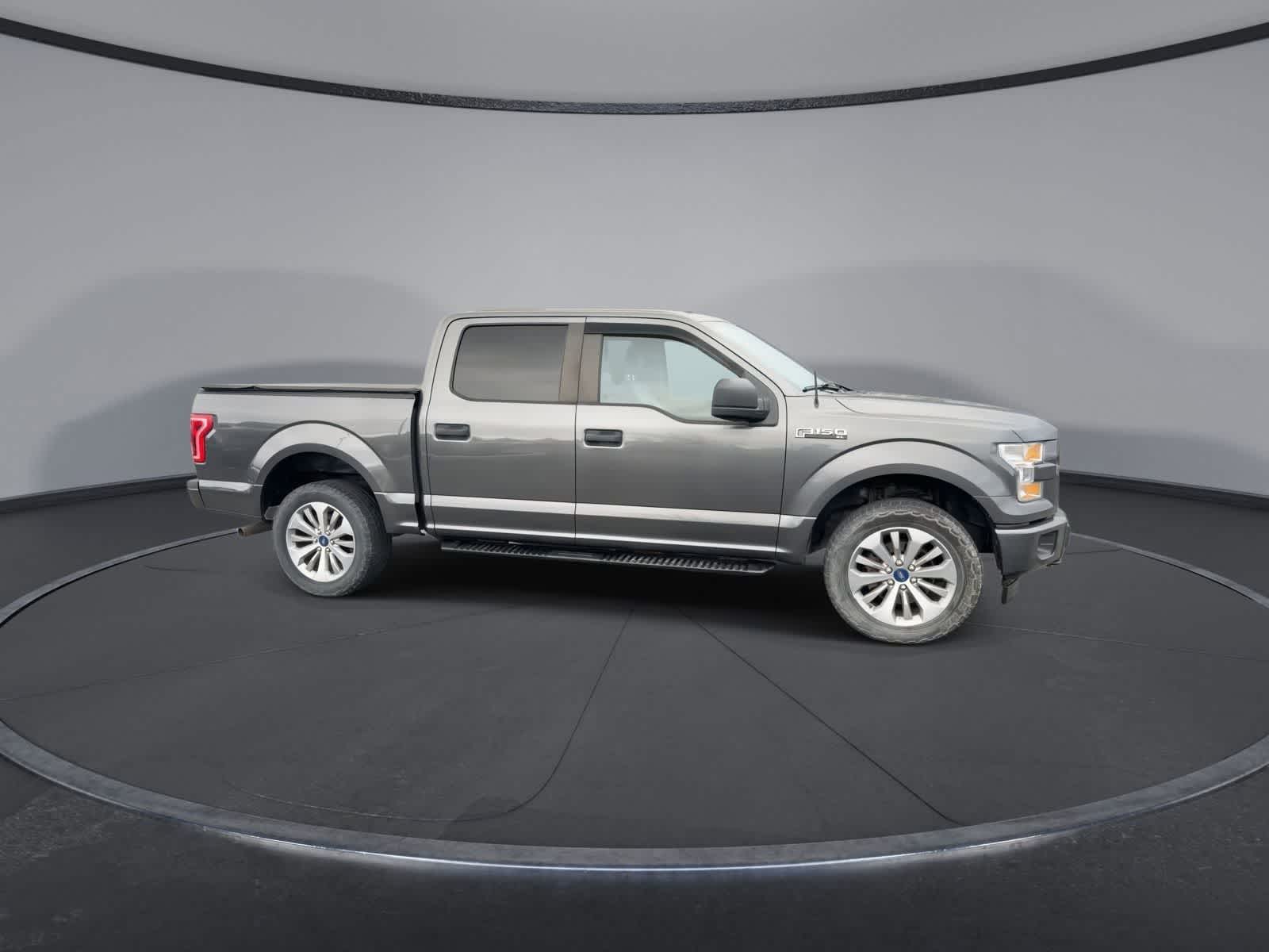 Thumbnail: 2017 Ford F-150 - 9