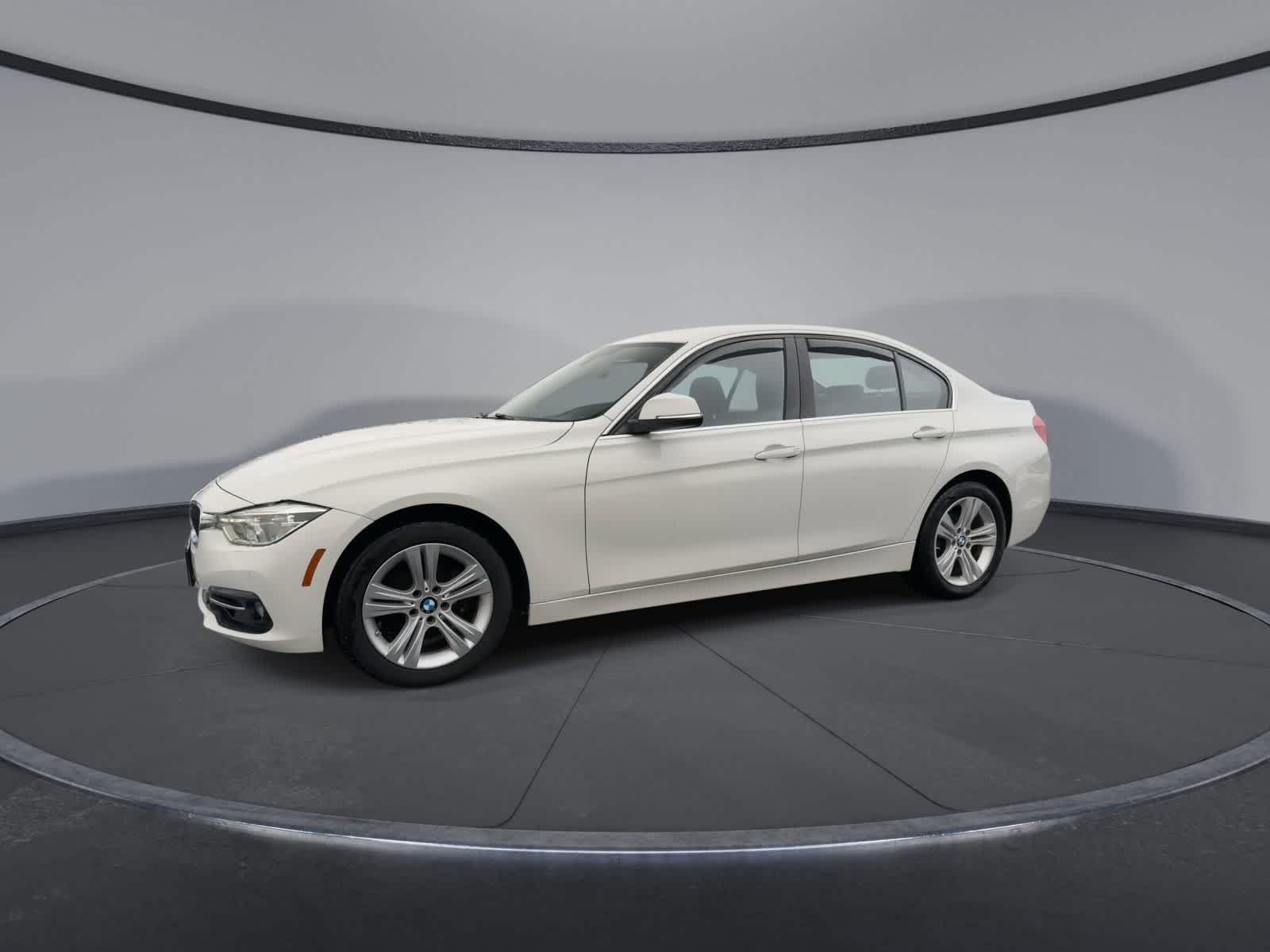 Thumbnail: 2018 BMW 3 Series - 4