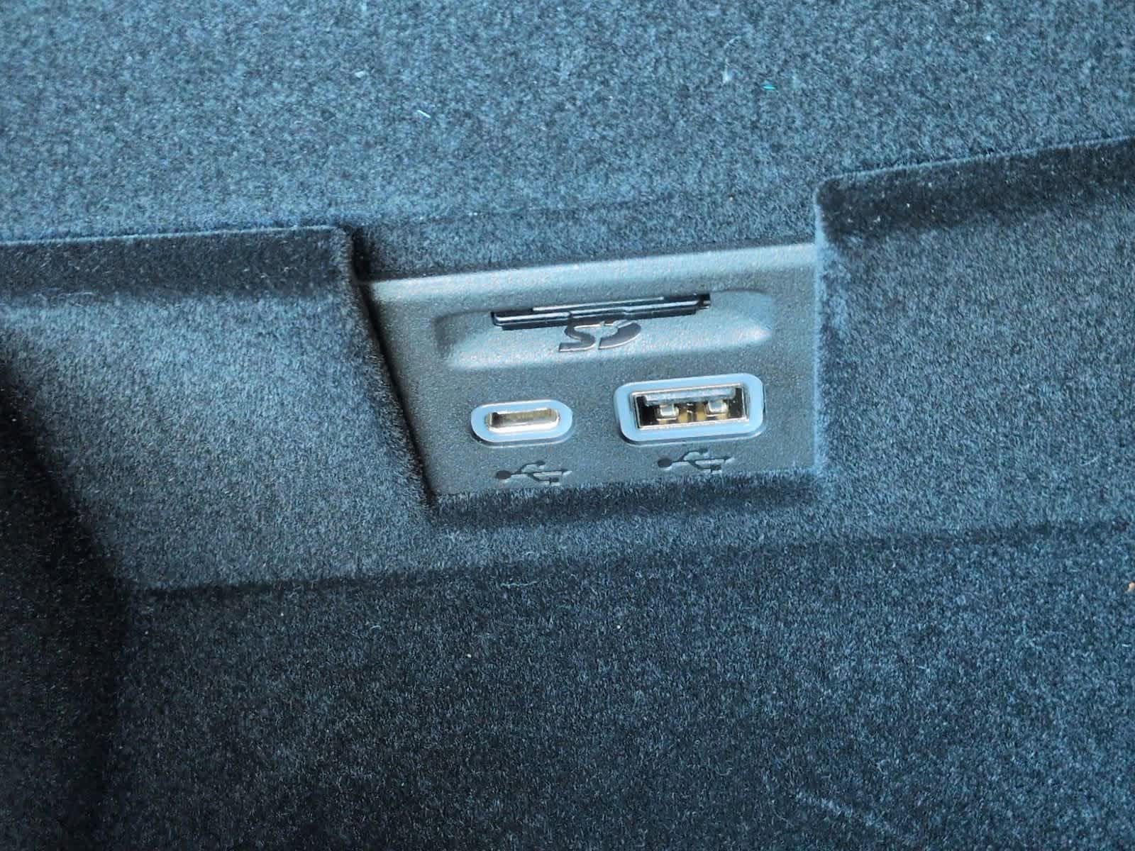 Thumbnail: 2025 Cadillac XT5 - 34