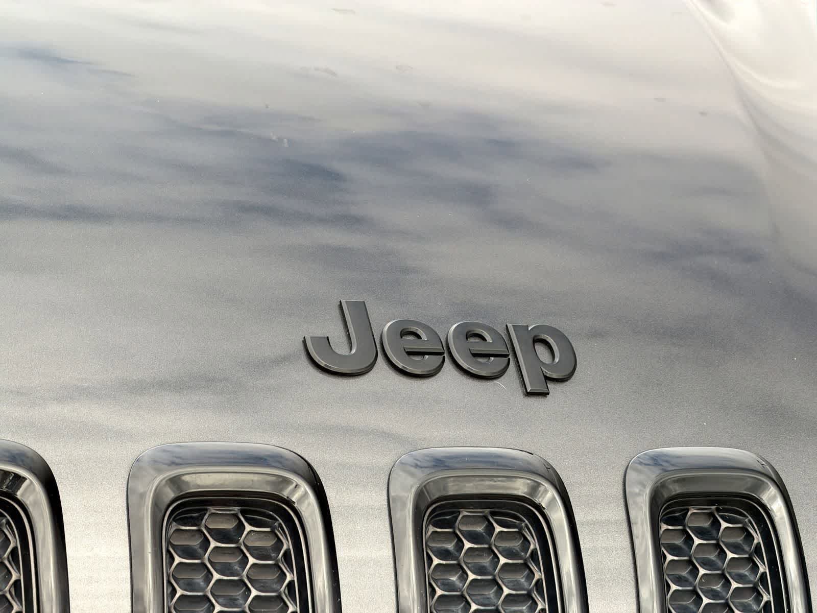 Thumbnail: 2016 Jeep Cherokee - 12