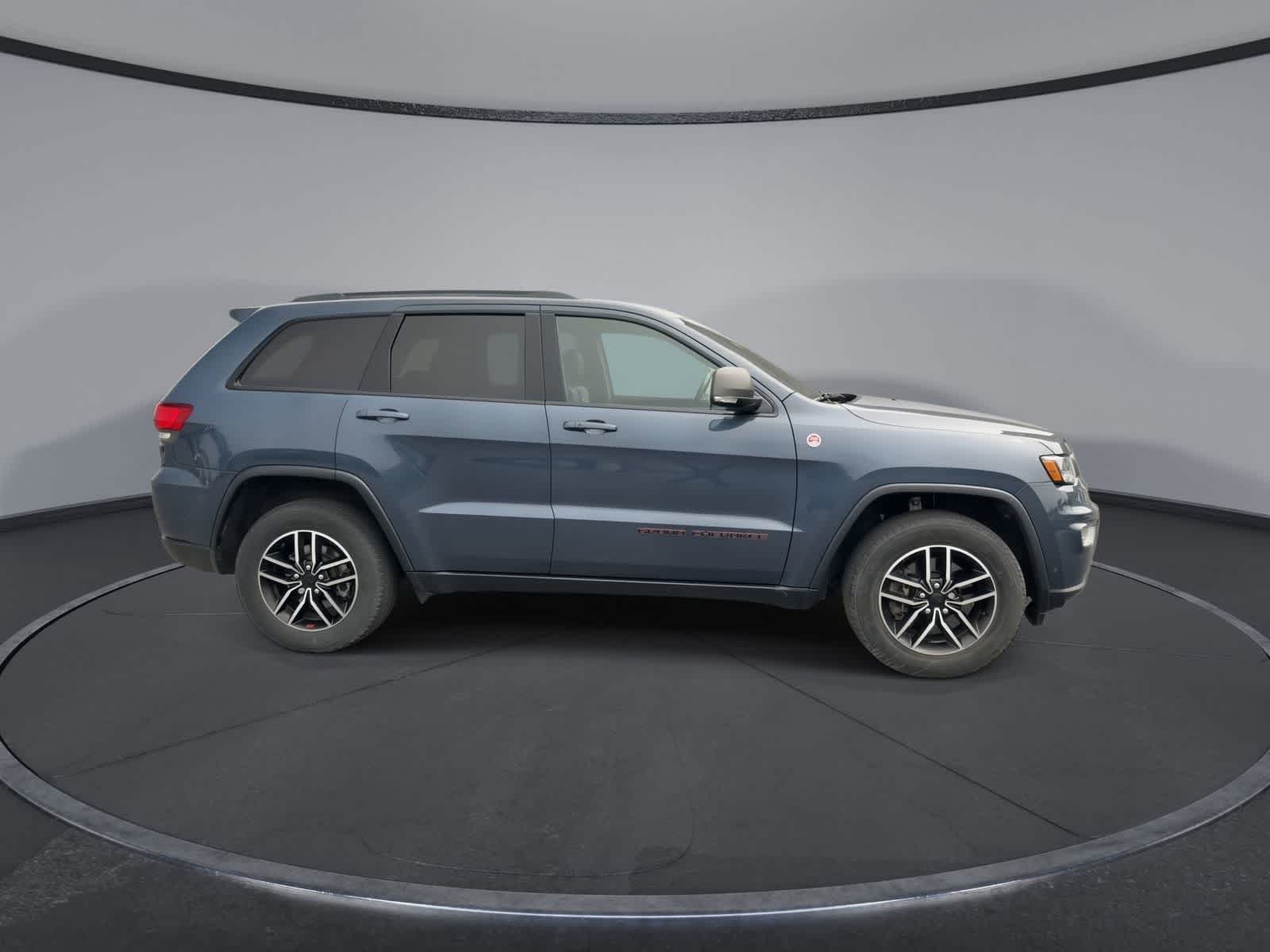Thumbnail: 2021 Jeep Grand Cherokee - 9