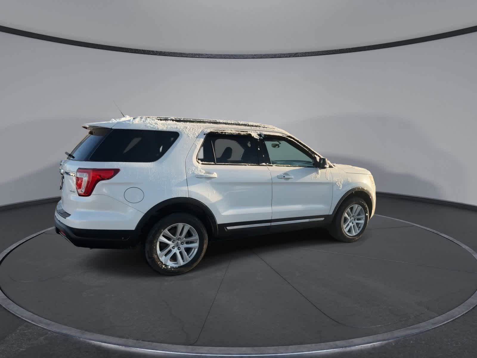 Thumbnail: 2019 Ford Explorer - 8
