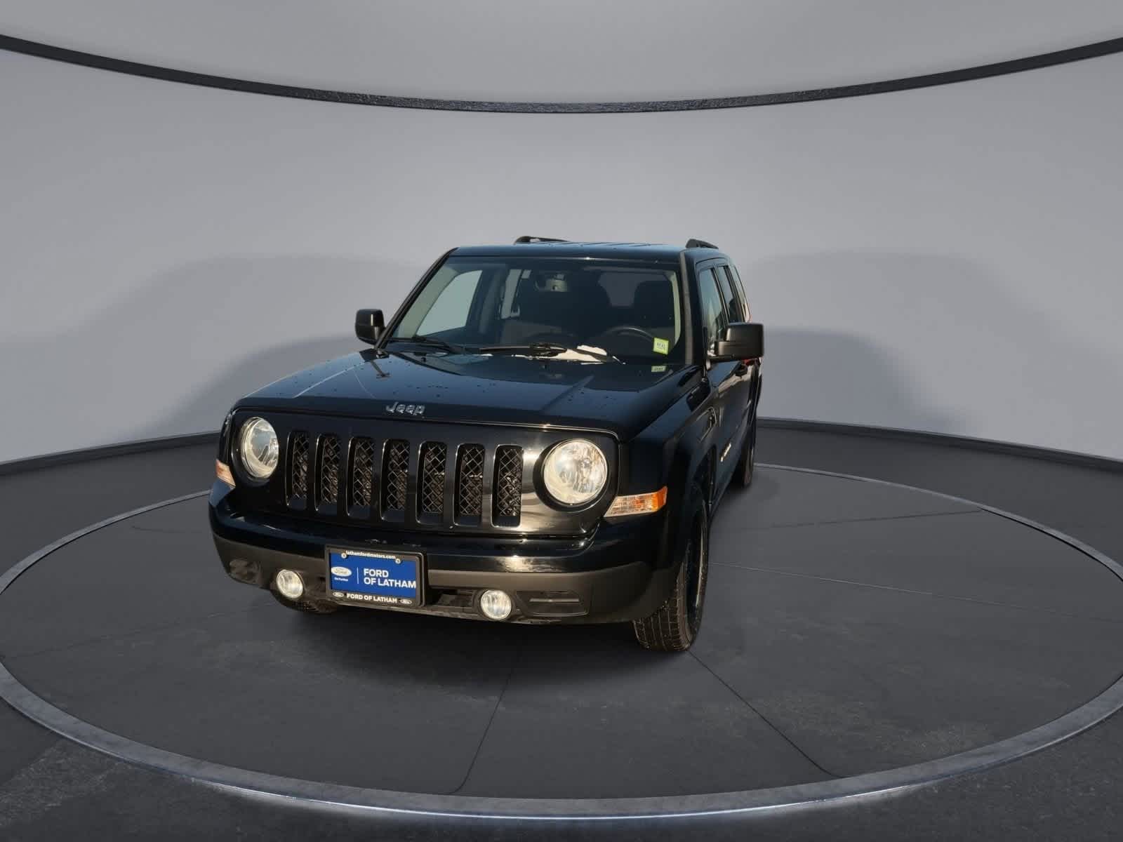 Thumbnail: 2016 Jeep Patriot - 3