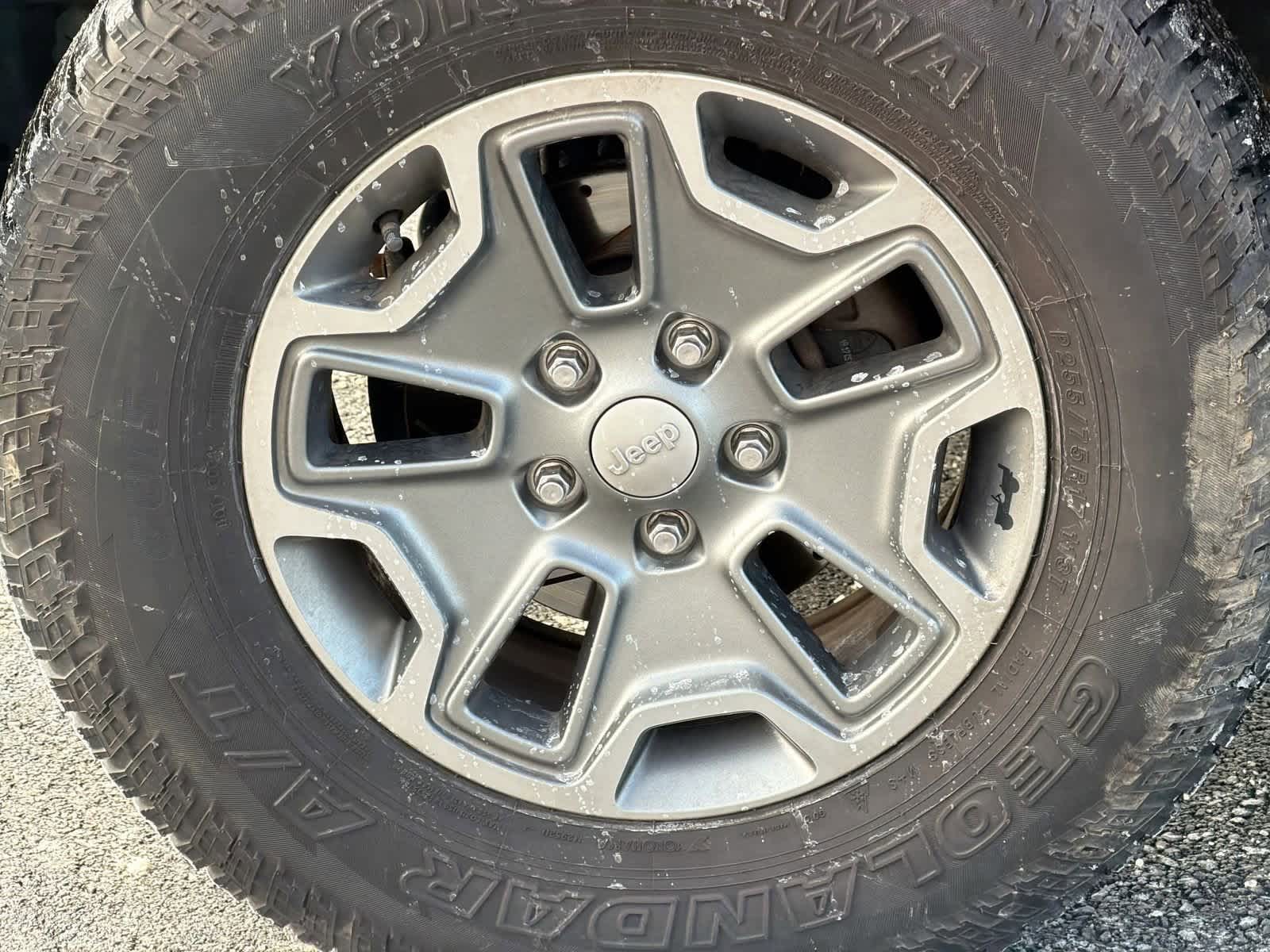 Thumbnail: 2016 Jeep Wrangler - 14