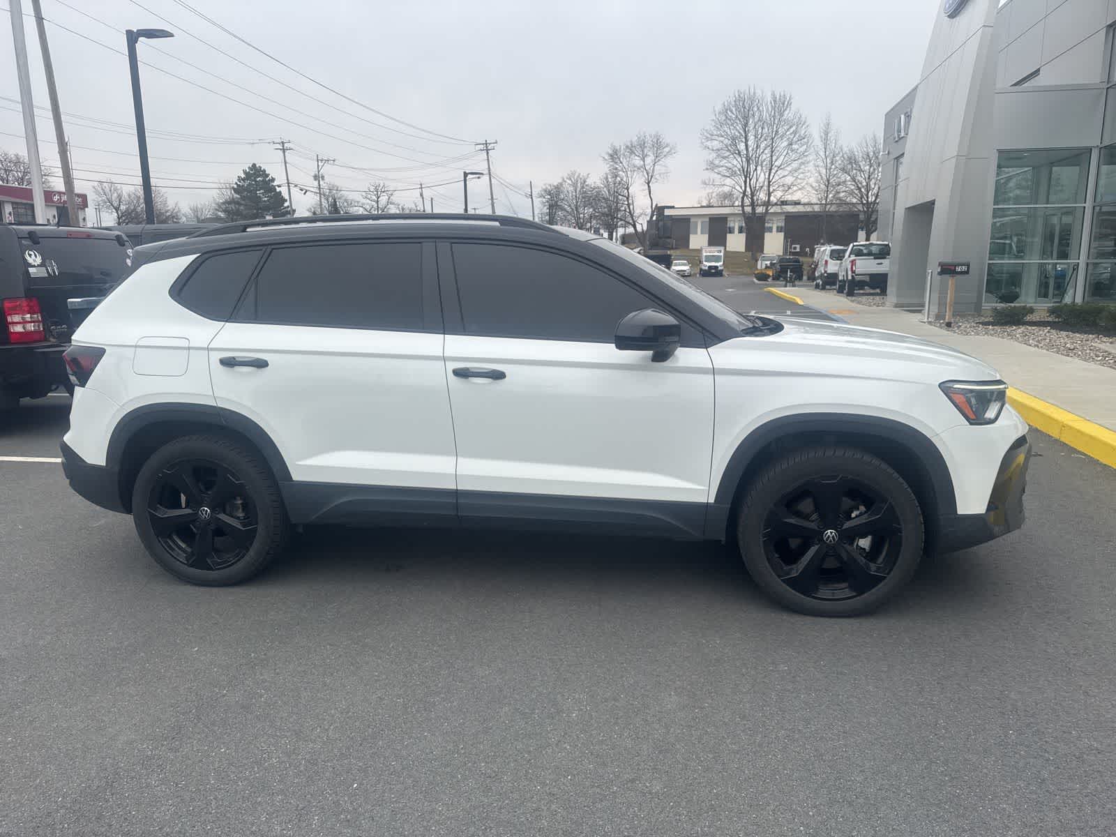 Thumbnail: 2025 Volkswagen Taos - 5