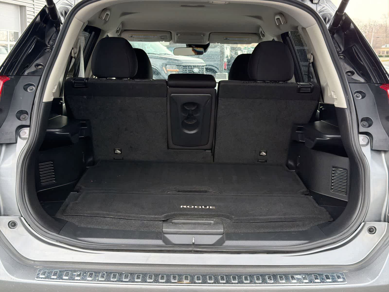 Thumbnail: 2020 Nissan Rogue - 34