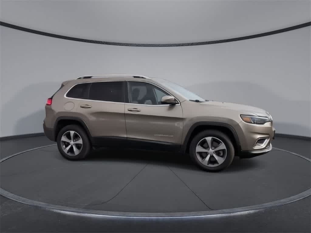 Thumbnail: 2019 Jeep Cherokee - 9