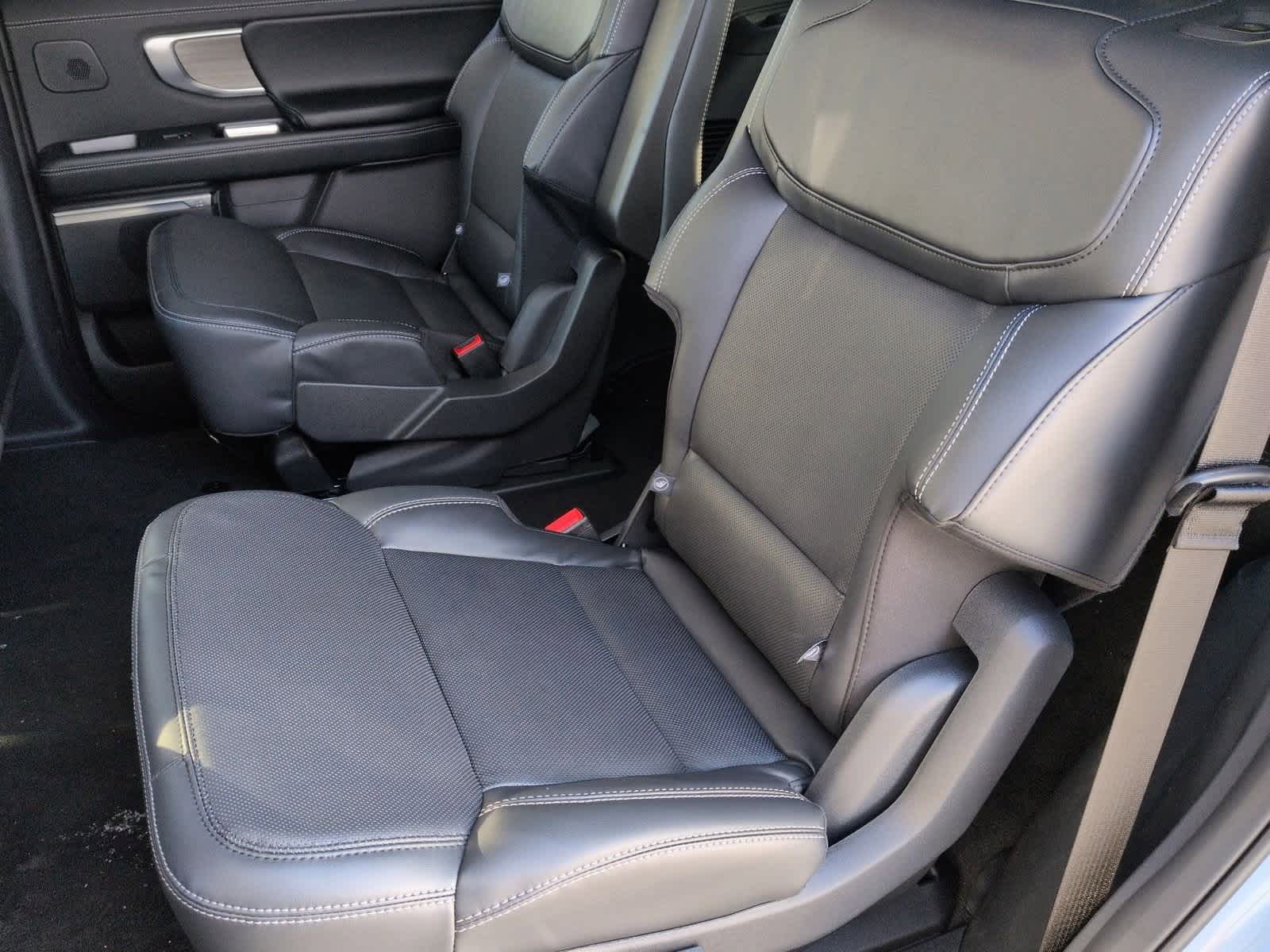 Thumbnail: 2025 Ford Expedition - 21