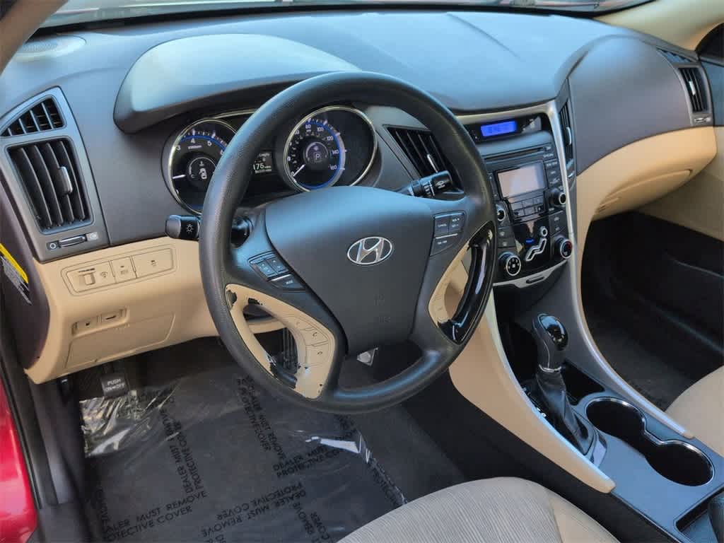 Thumbnail: 2012 Hyundai Sonata - 10