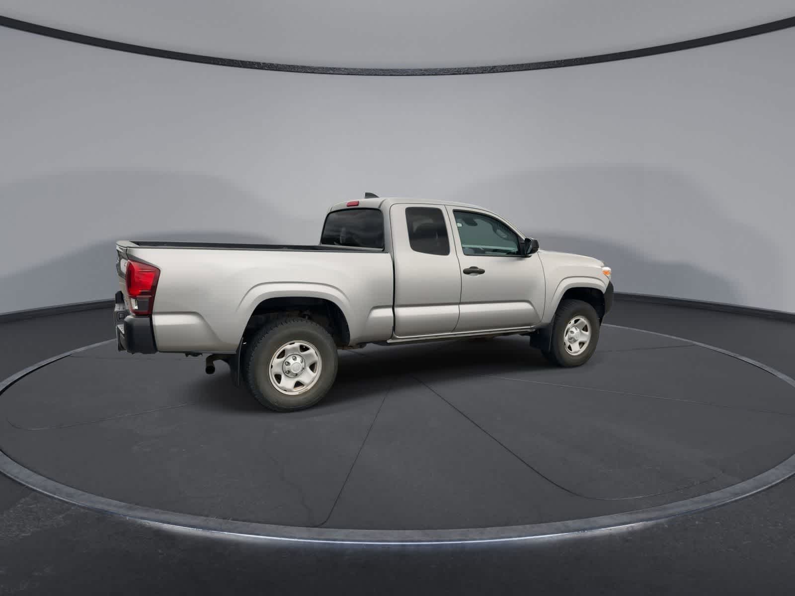 Thumbnail: 2020 Toyota Tacoma - 8