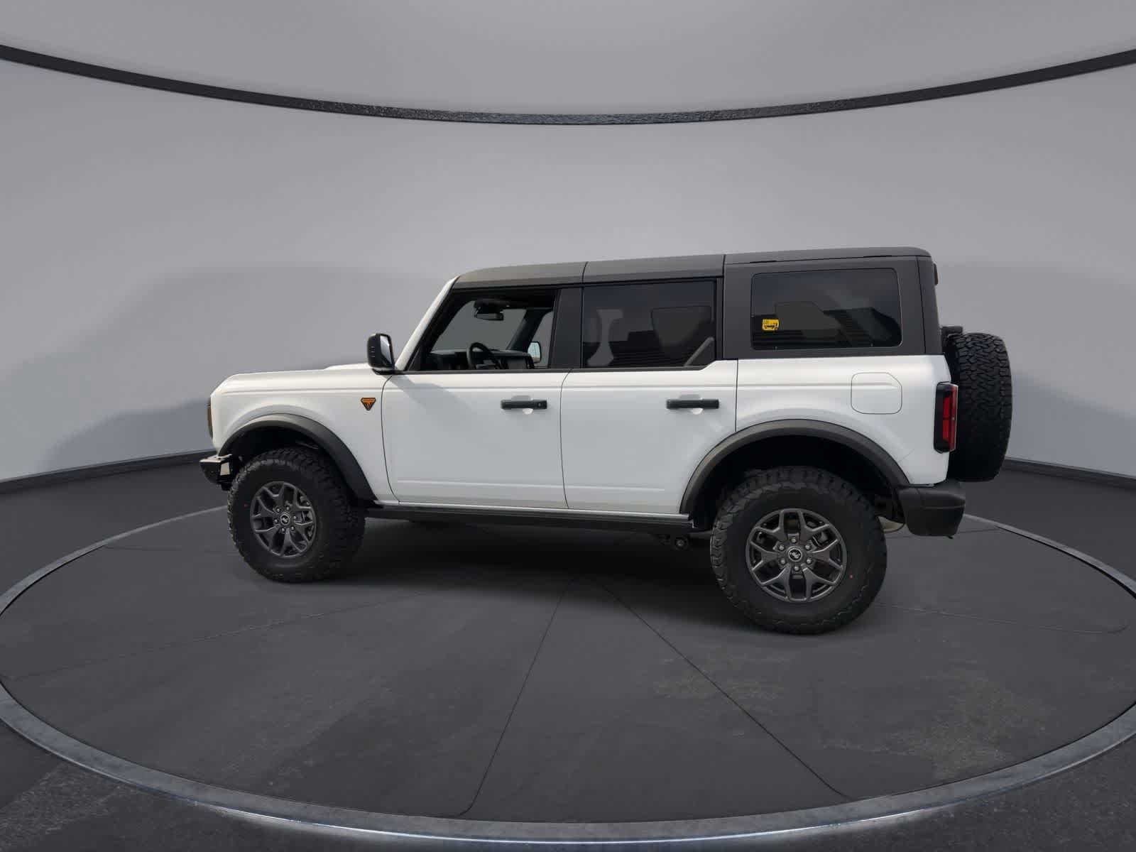 Thumbnail: 2025 Ford Bronco - 5