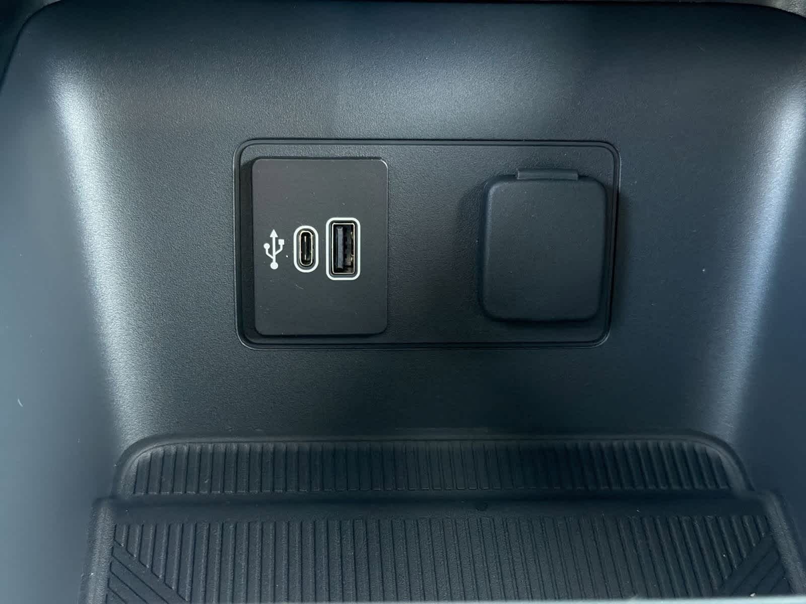 Thumbnail: 2026 Ford Explorer - 32