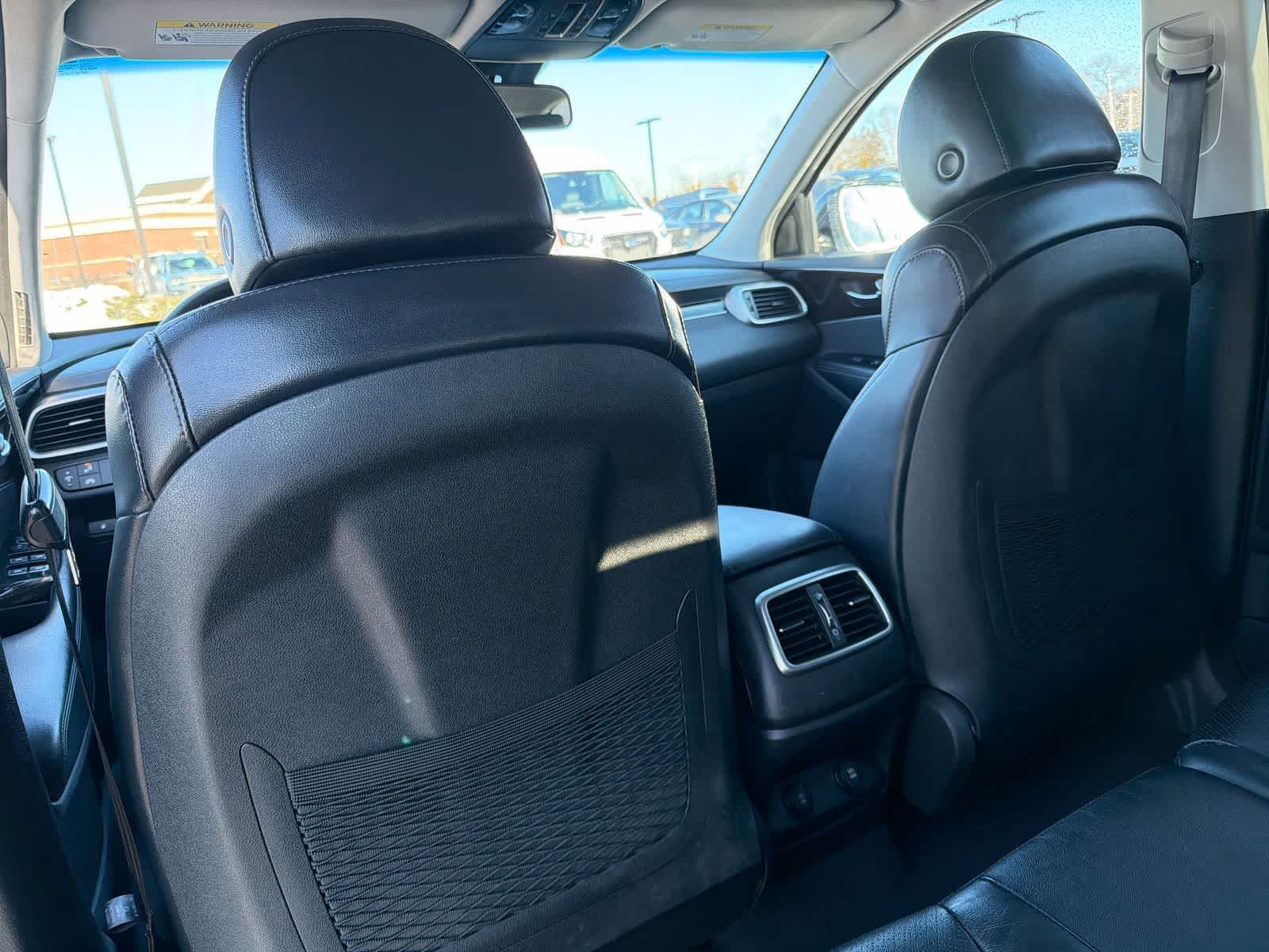 Thumbnail: 2019 Kia Sorento - 19