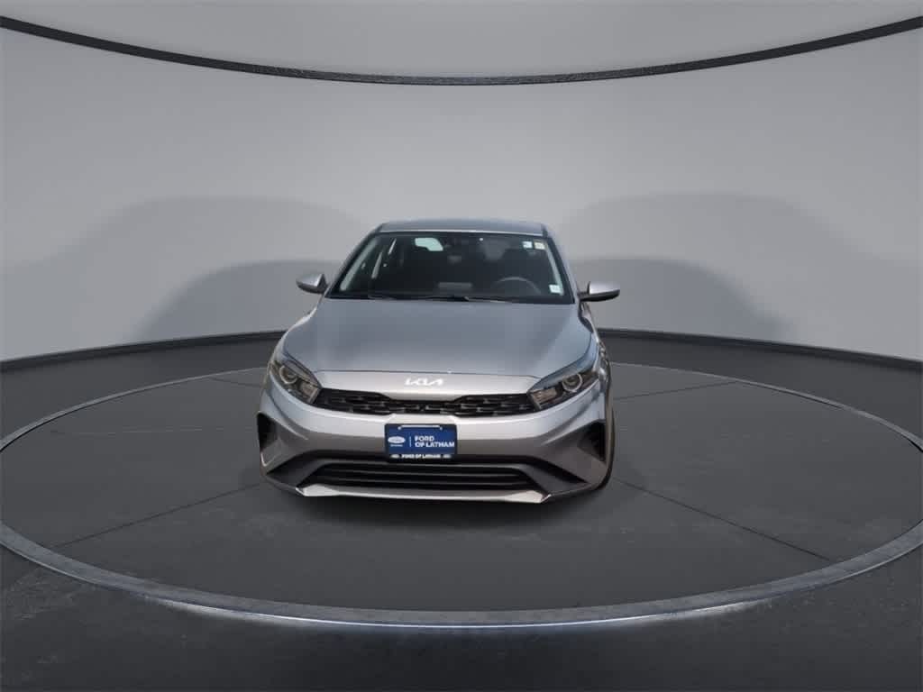 Thumbnail: 2022 Kia Forte - 3