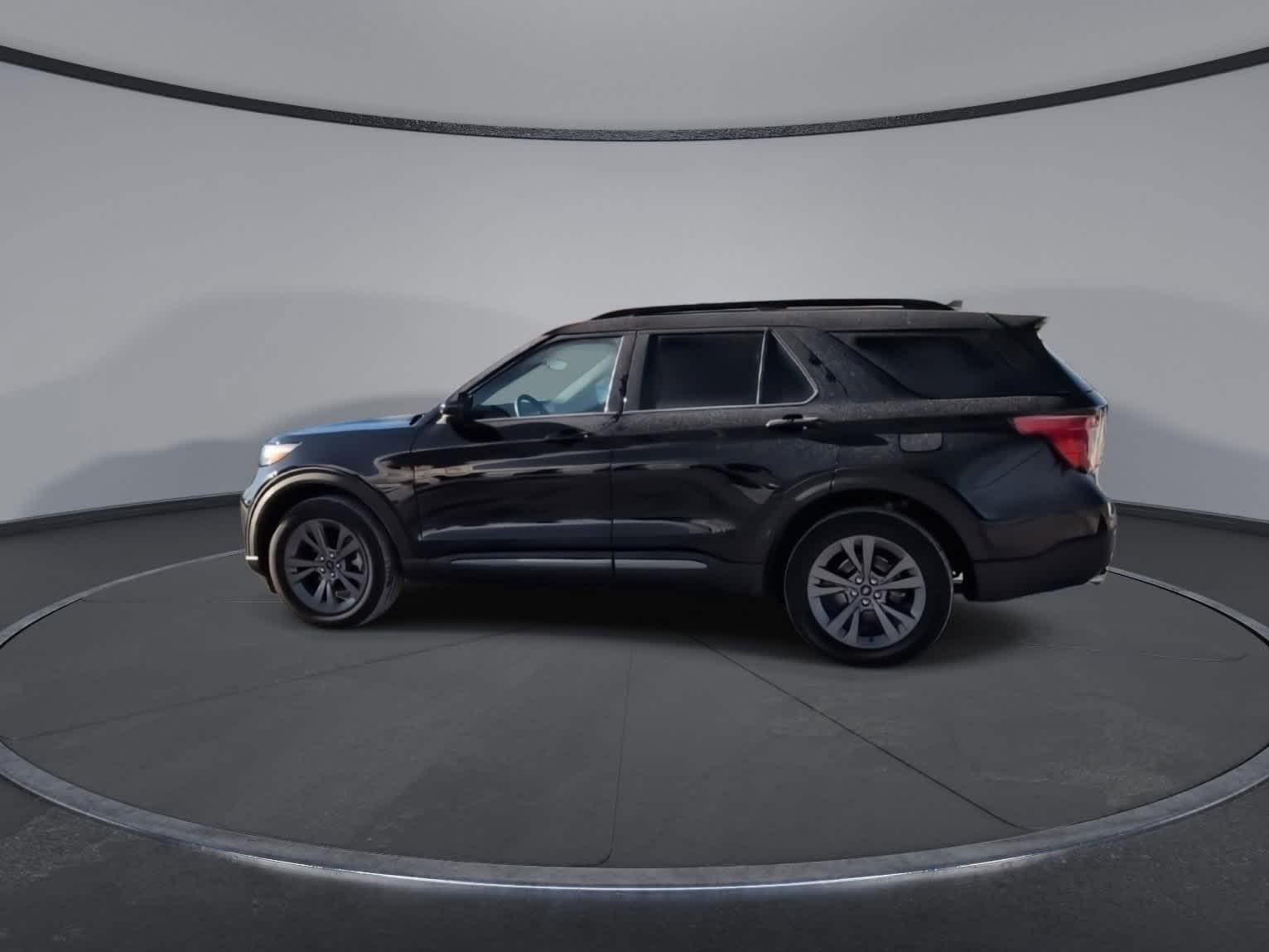 Thumbnail: 2022 Ford Explorer - 5