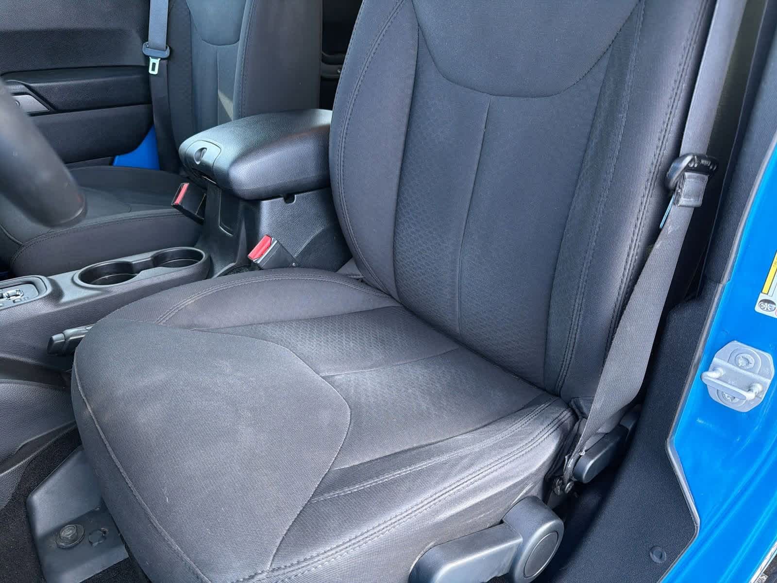 Thumbnail: 2016 Jeep Wrangler - 17