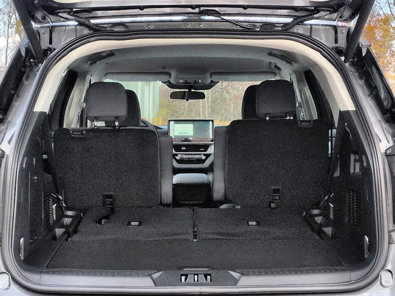 Thumbnail: 2026 Ford Explorer - 35