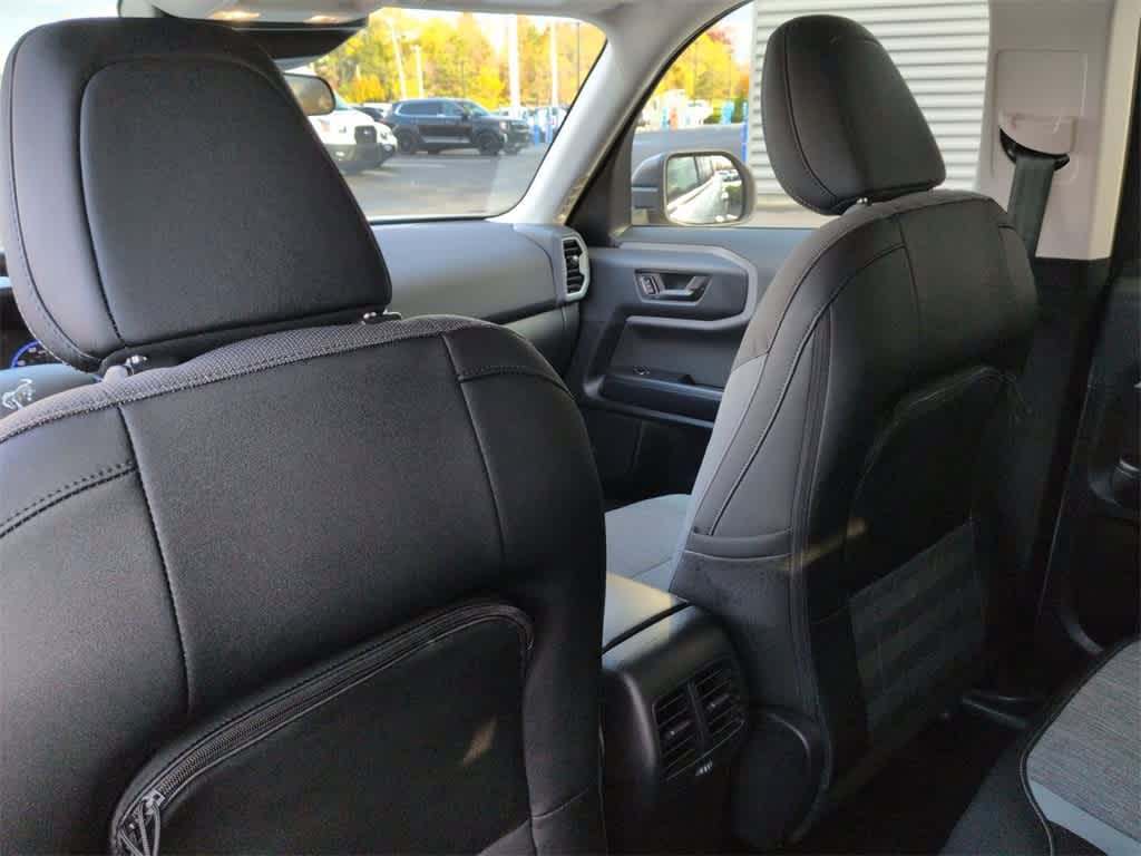 Thumbnail: 2022 Ford Bronco Sport - 19