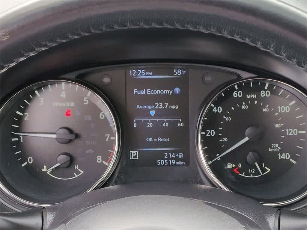 Thumbnail: 2017 Nissan Rogue Sport - 34