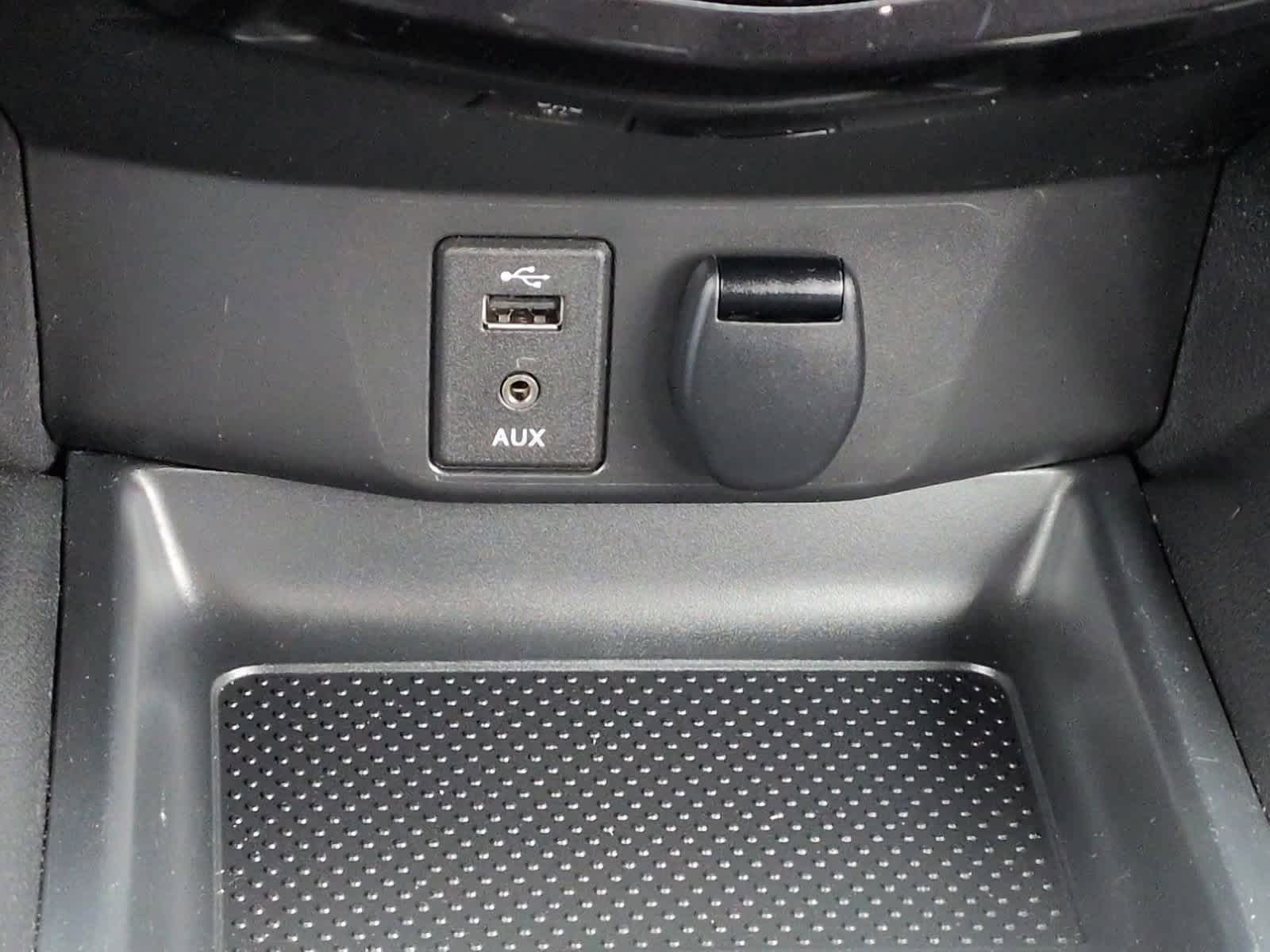 Thumbnail: 2016 Nissan Rogue - 31