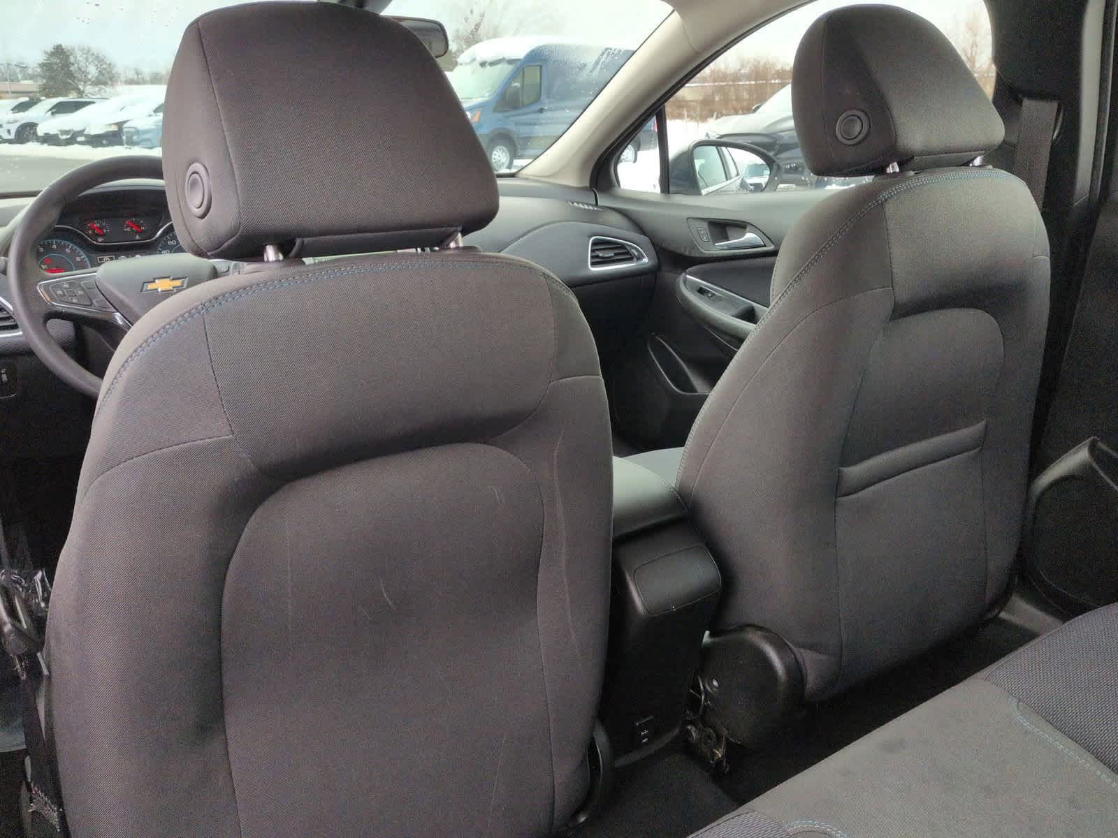 Thumbnail: 2018 Chevrolet Cruze - 19