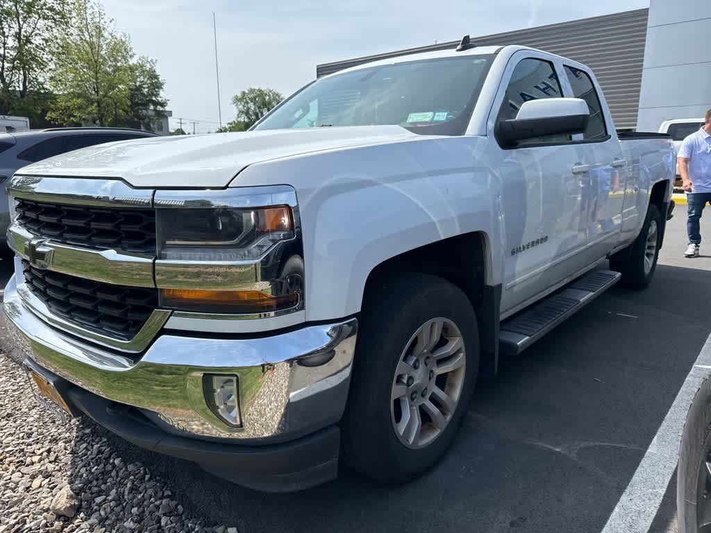 Thumbnail: 2017 Chevrolet Silverado 1500 - 1