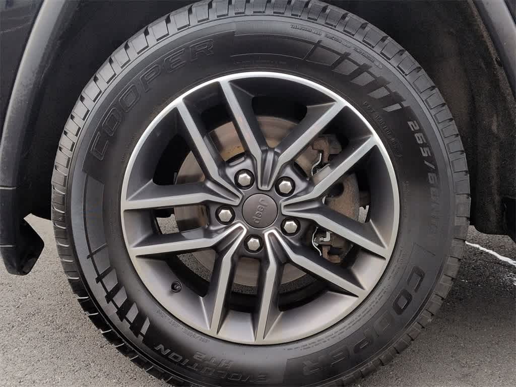 Thumbnail: 2020 Jeep Grand Cherokee - 14