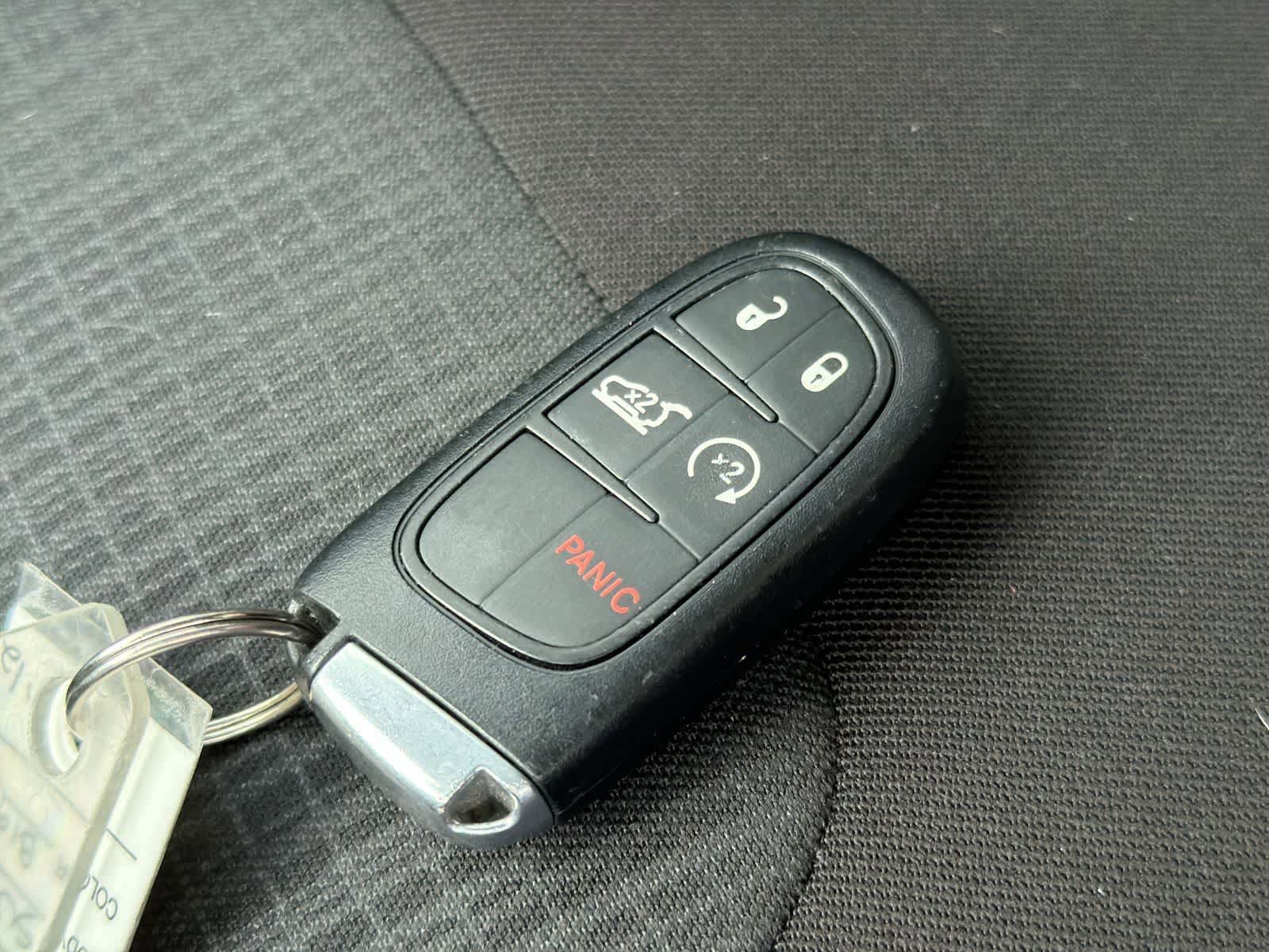 Thumbnail: 2016 Jeep Cherokee - 37