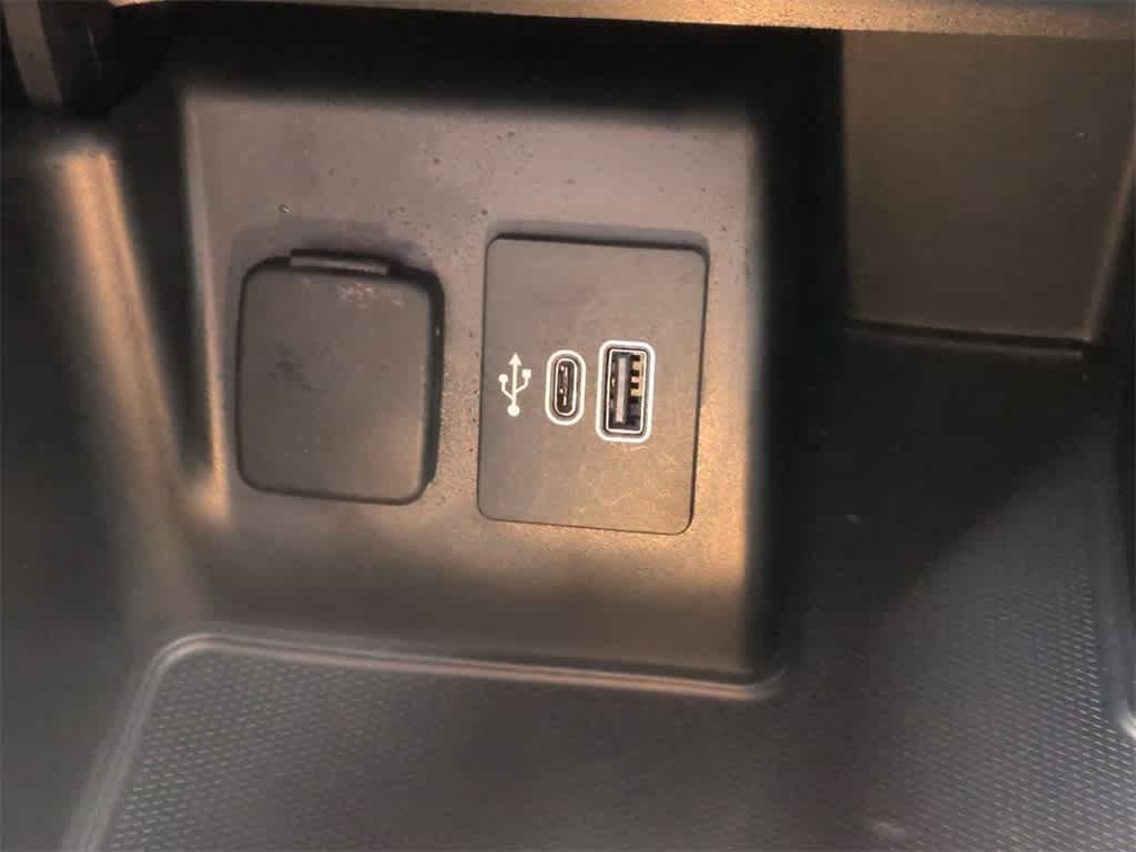 Thumbnail: 2025 Ford Explorer - 32