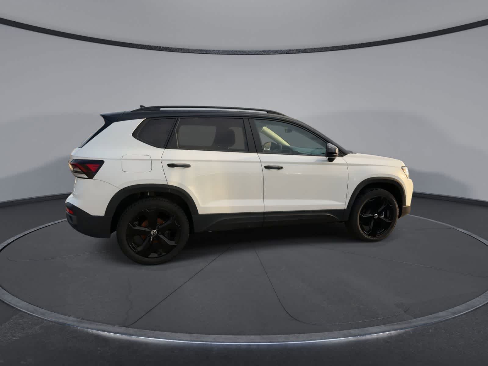 Thumbnail: 2025 Volkswagen Taos - 9
