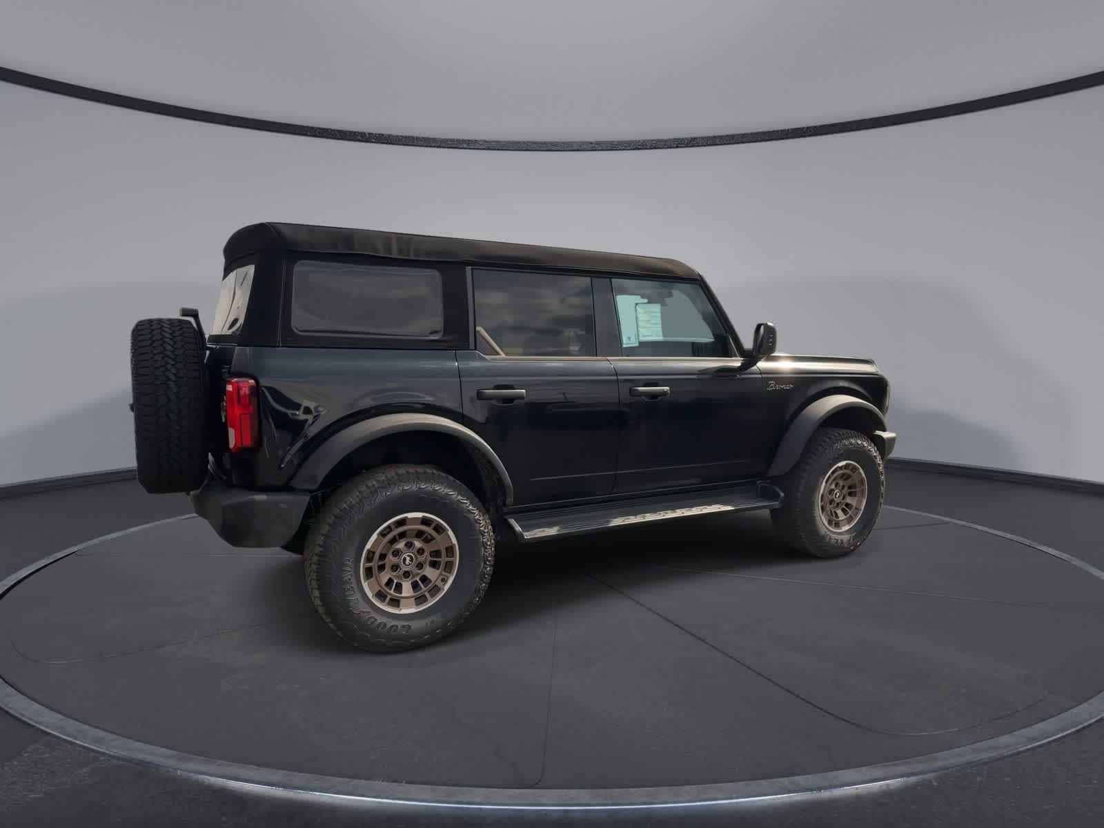 Thumbnail: 2025 Ford Bronco - 8