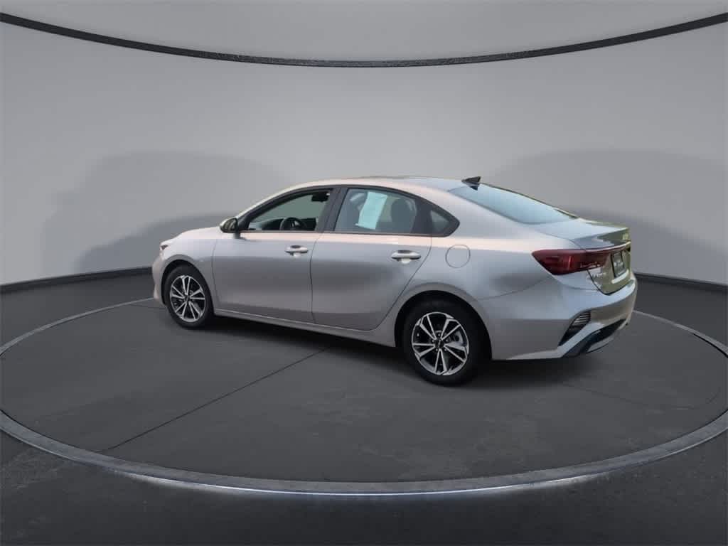 Thumbnail: 2022 Kia Forte - 6