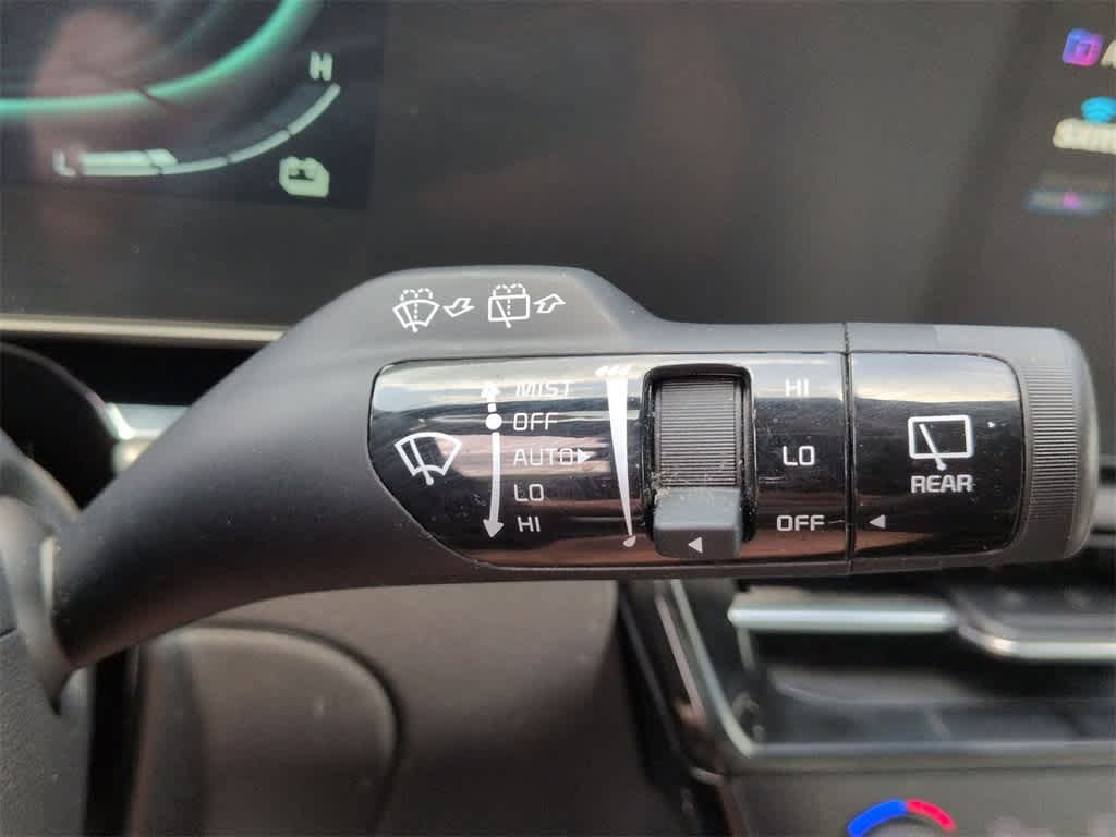 Thumbnail: 2023 Kia Niro - 26