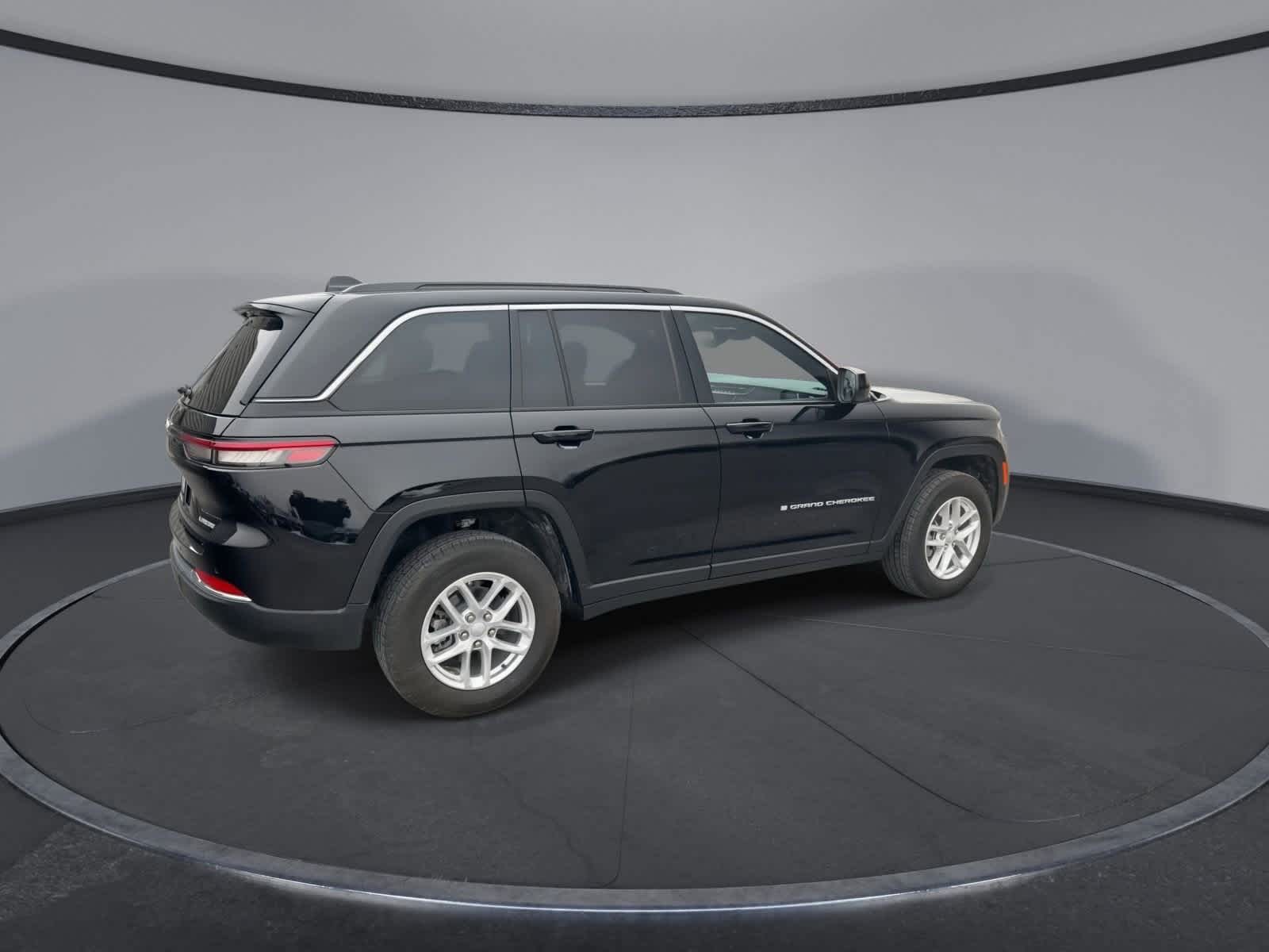 Thumbnail: 2025 Jeep Grand Cherokee - 8