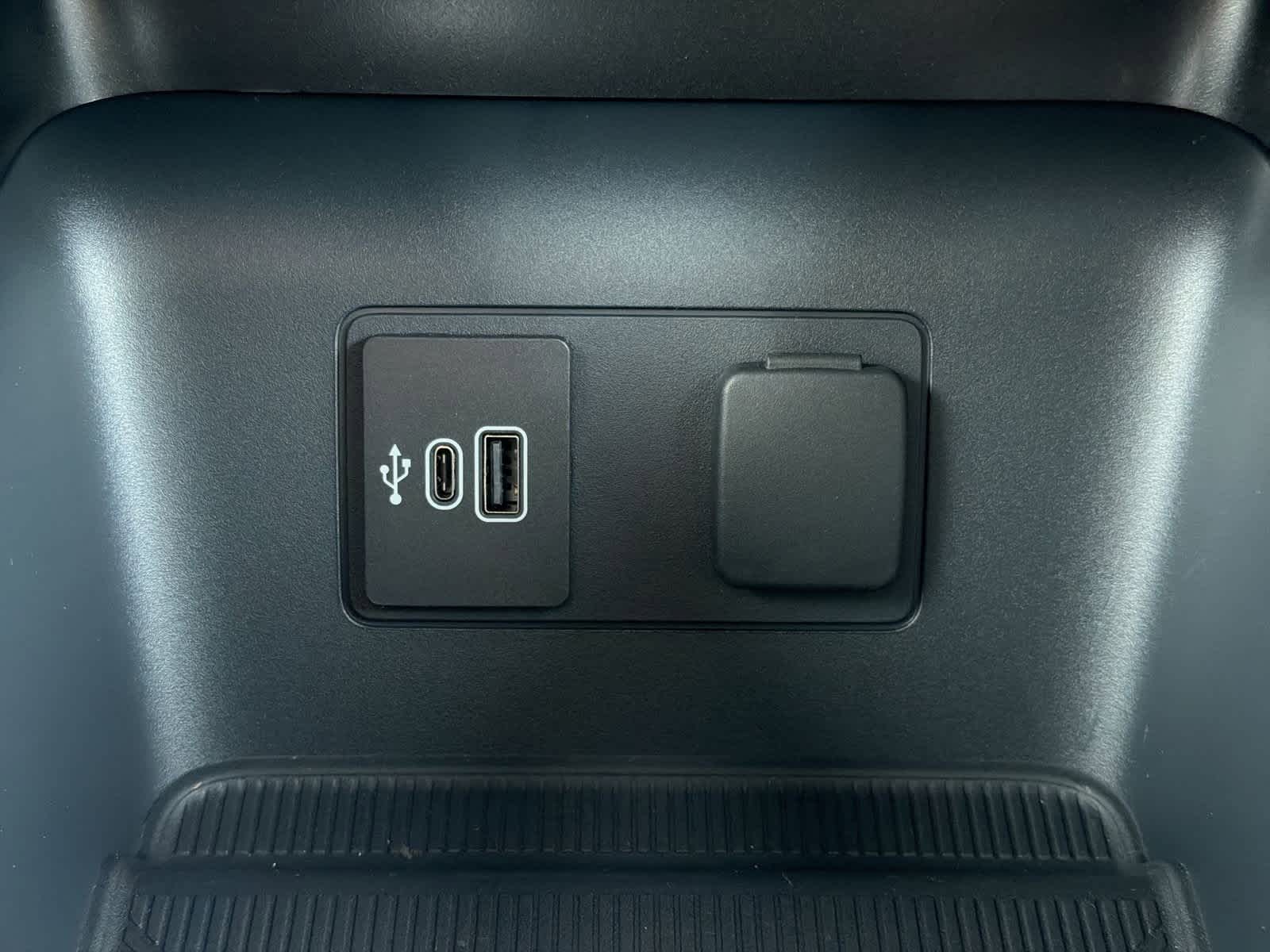 Thumbnail: 2026 Ford Explorer - 34