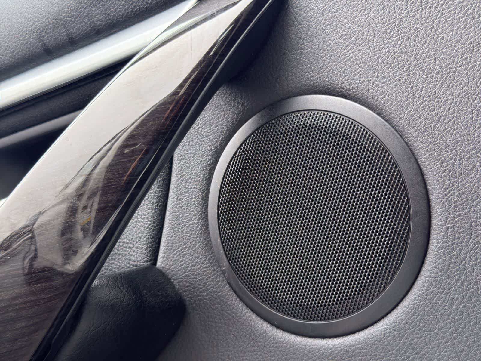 Thumbnail: 2018 BMW 3 Series - 30