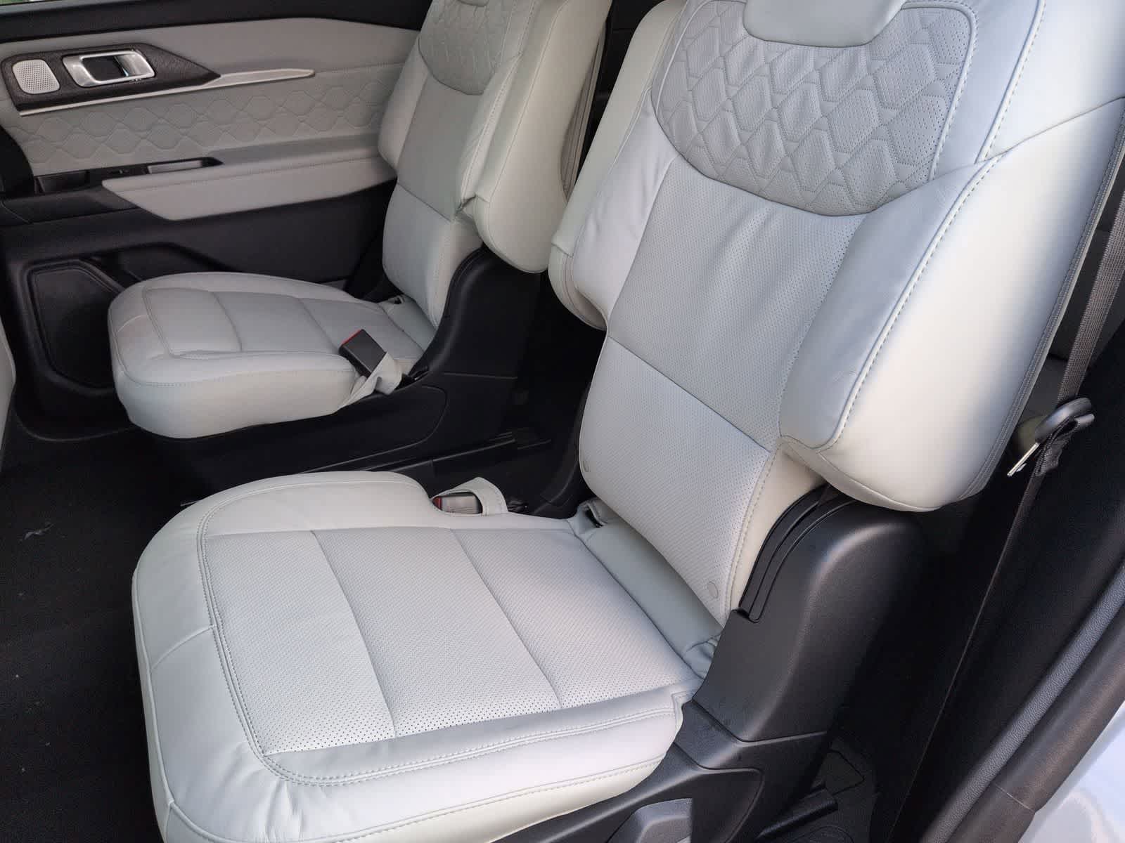 Thumbnail: 2026 Ford Explorer - 20