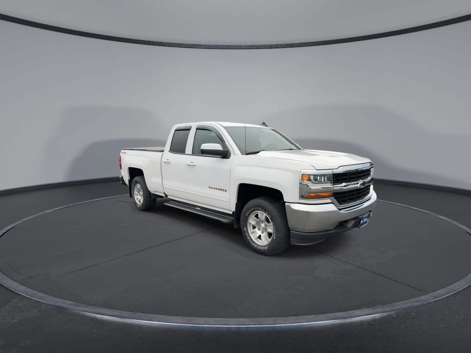 Thumbnail: 2018 Chevrolet Silverado 1500 - 2