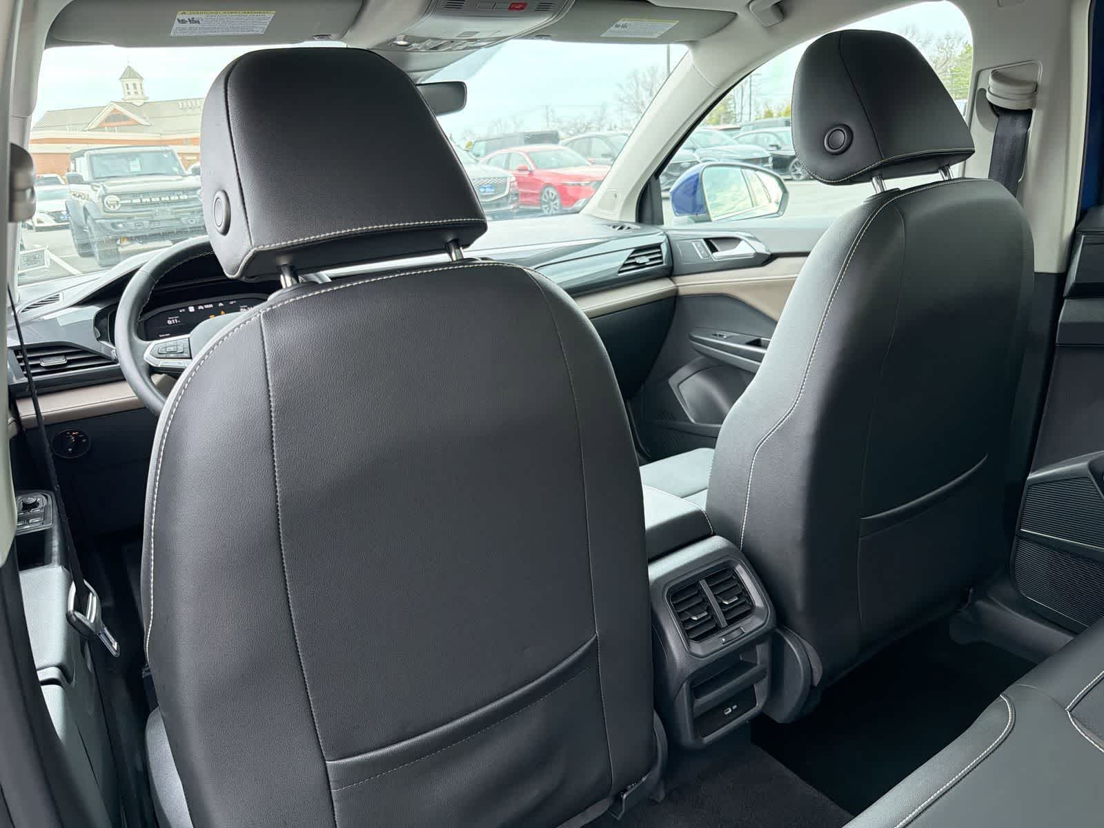 Thumbnail: 2023 Volkswagen Taos - 20