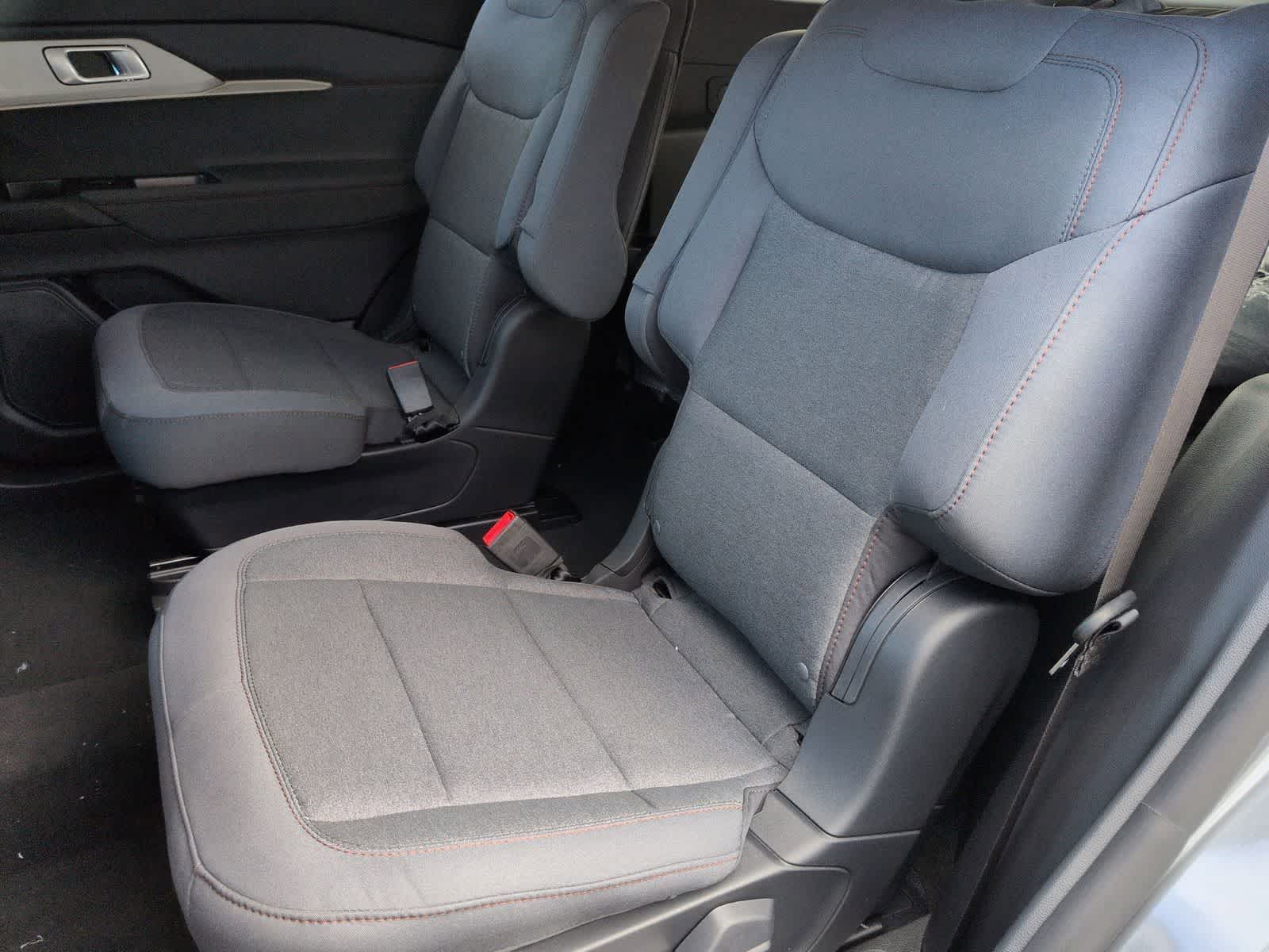 Thumbnail: 2026 Ford Explorer - 20