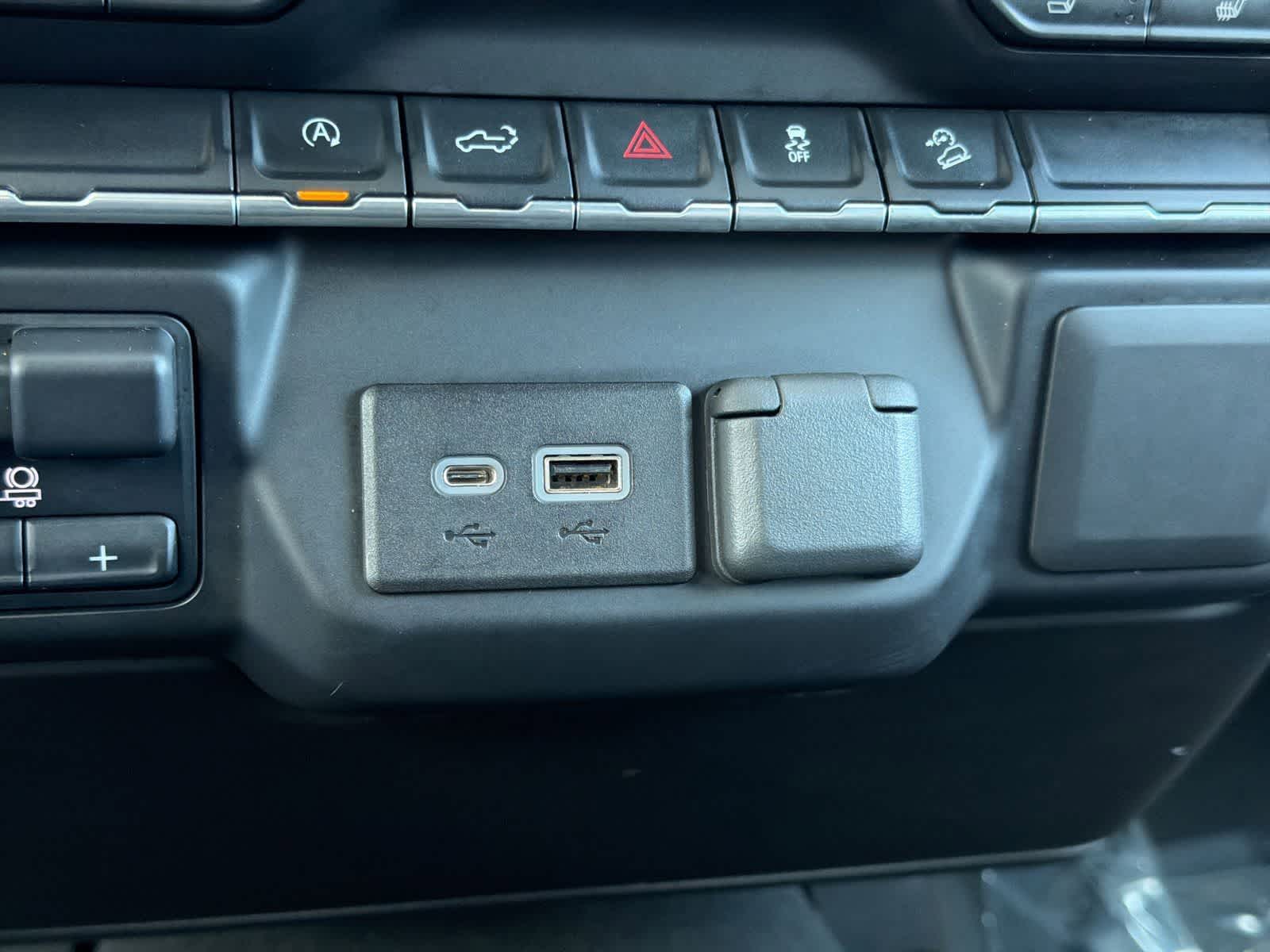 Thumbnail: 2022 Chevrolet Silverado 1500 - 31